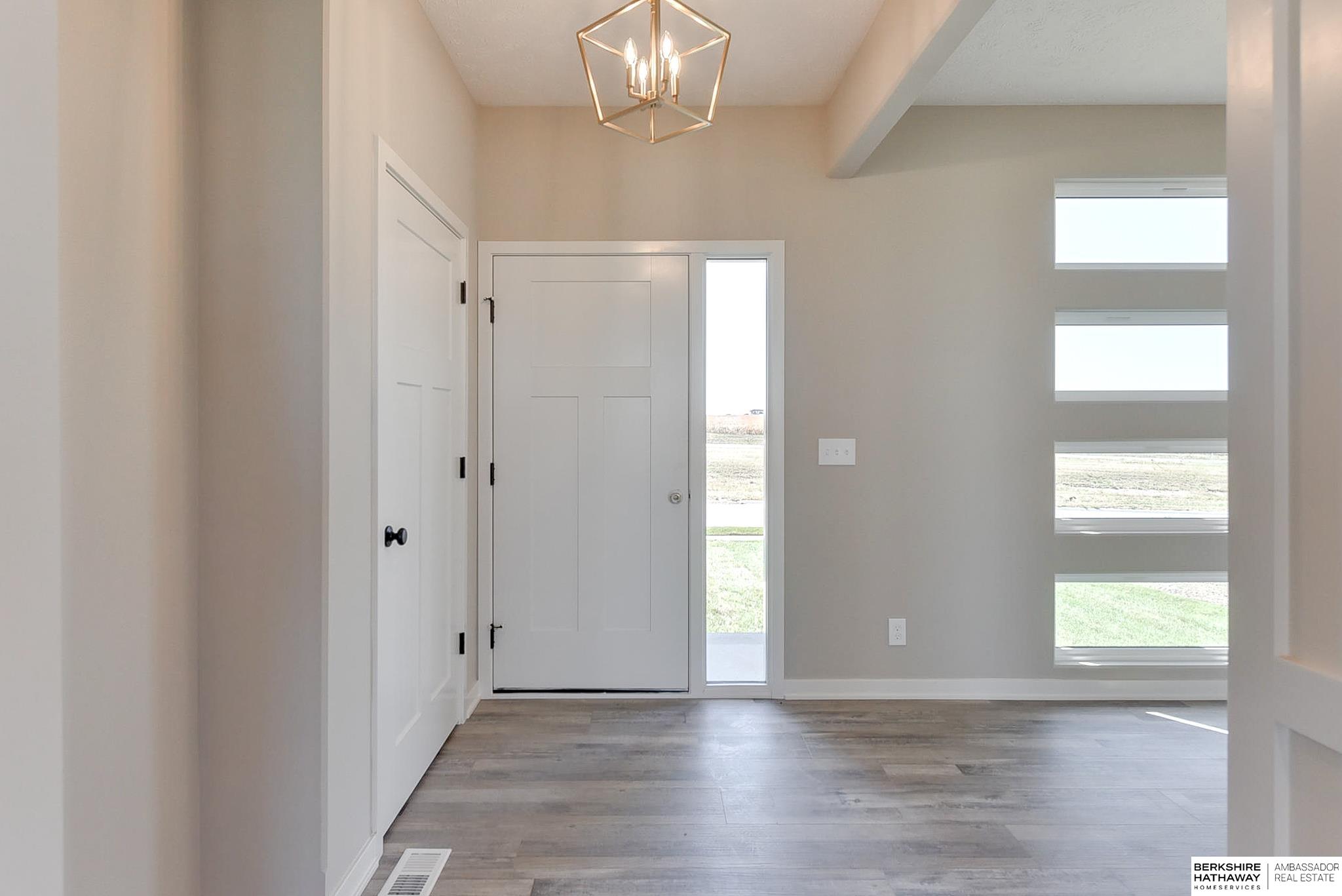 Elkhorn, Nebraska 68022, United States, 4 Bedrooms Bedrooms, ,3 BathroomsBathrooms,Residential,Active,29087