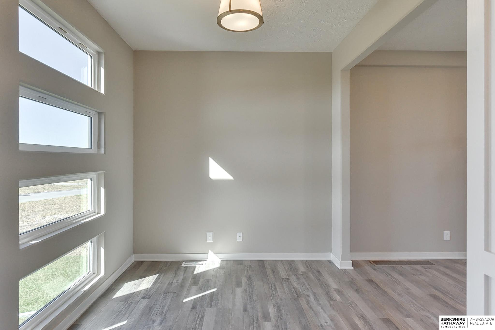 Elkhorn, Nebraska 68022, United States, 4 Bedrooms Bedrooms, ,3 BathroomsBathrooms,Residential,Active,29087