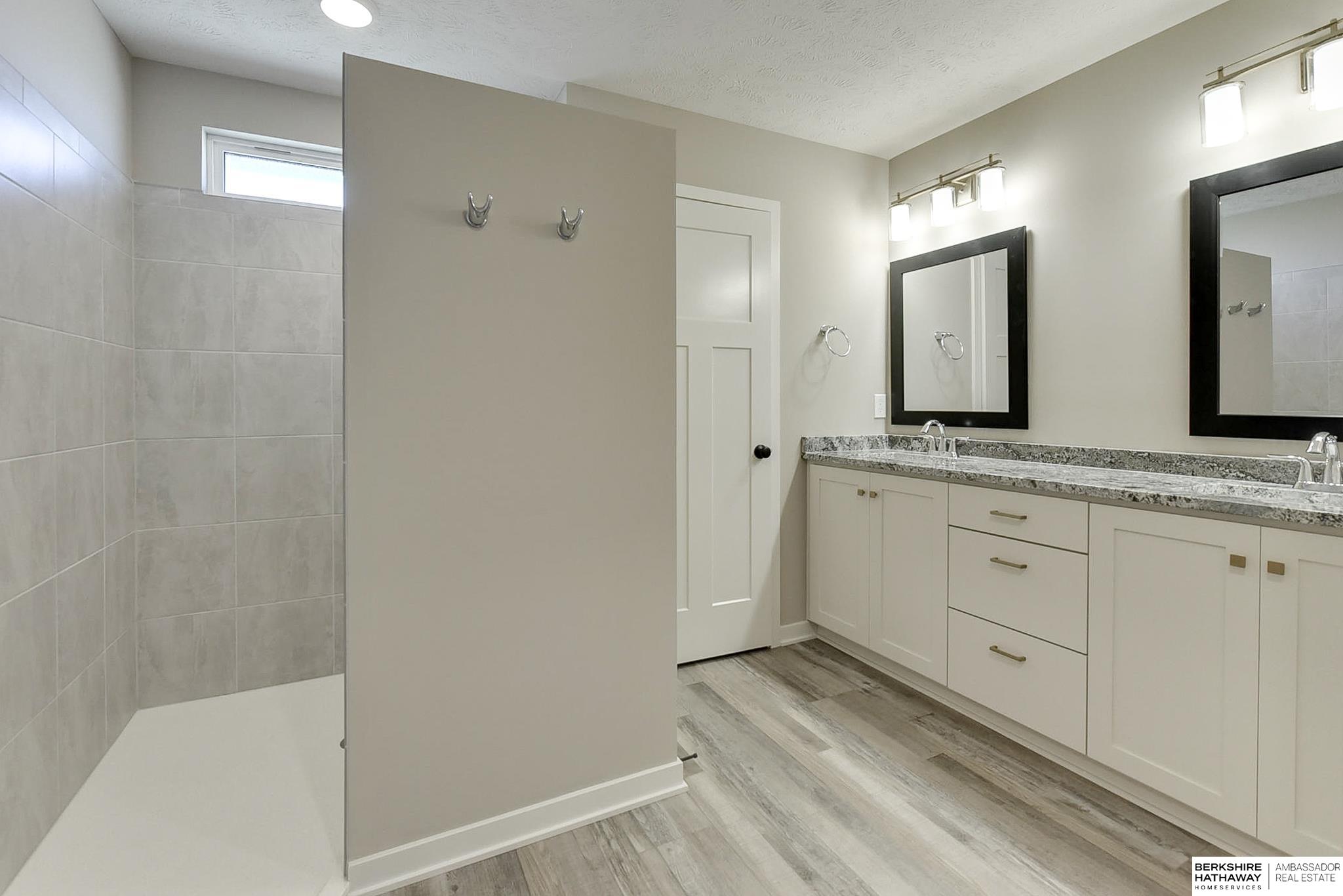 Elkhorn, Nebraska 68022, United States, 4 Bedrooms Bedrooms, ,3 BathroomsBathrooms,Residential,Active,29087