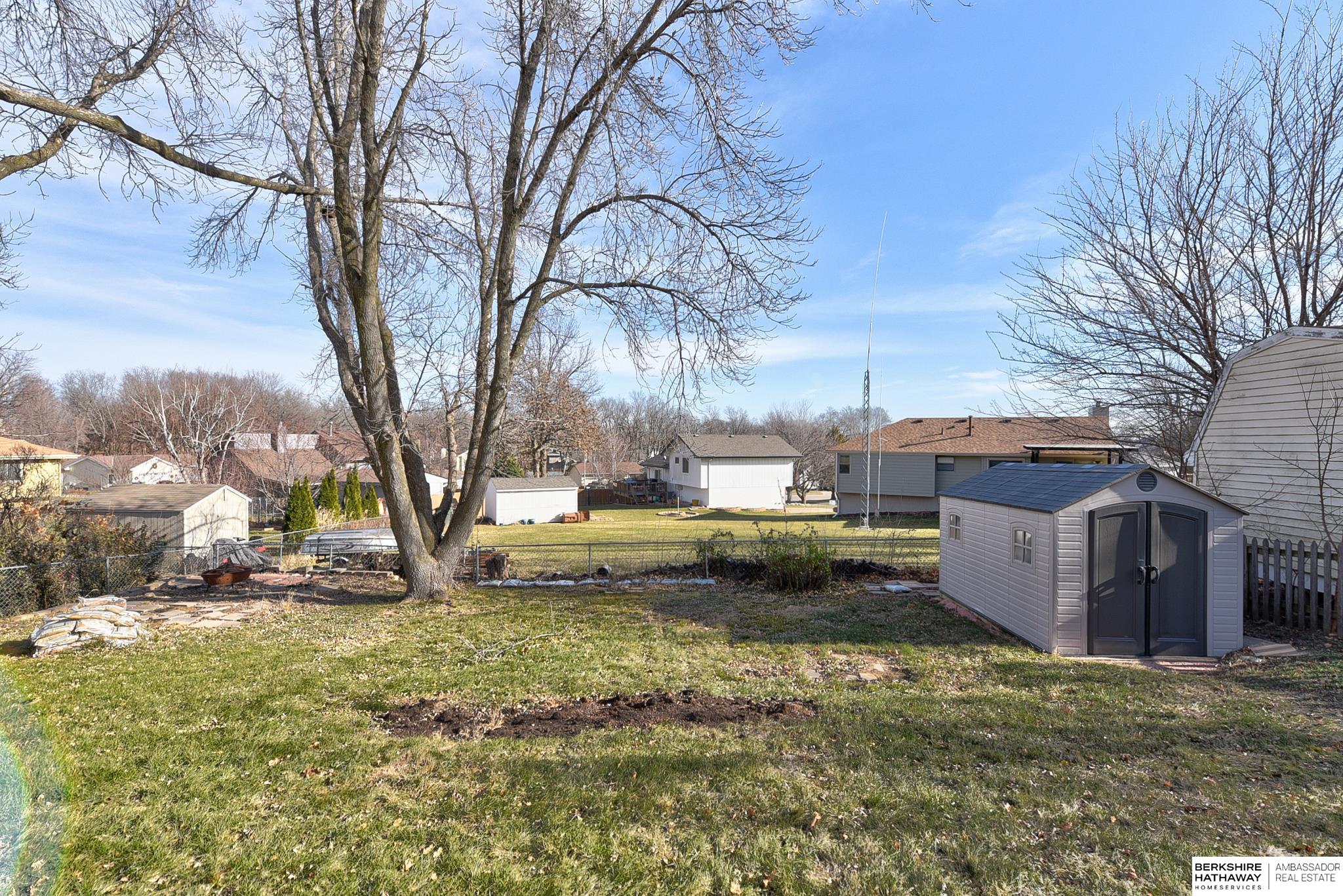 Bellevue, Nebraska 68123, United States, 3 Bedrooms Bedrooms, ,3 BathroomsBathrooms,Residential,Pending,24827