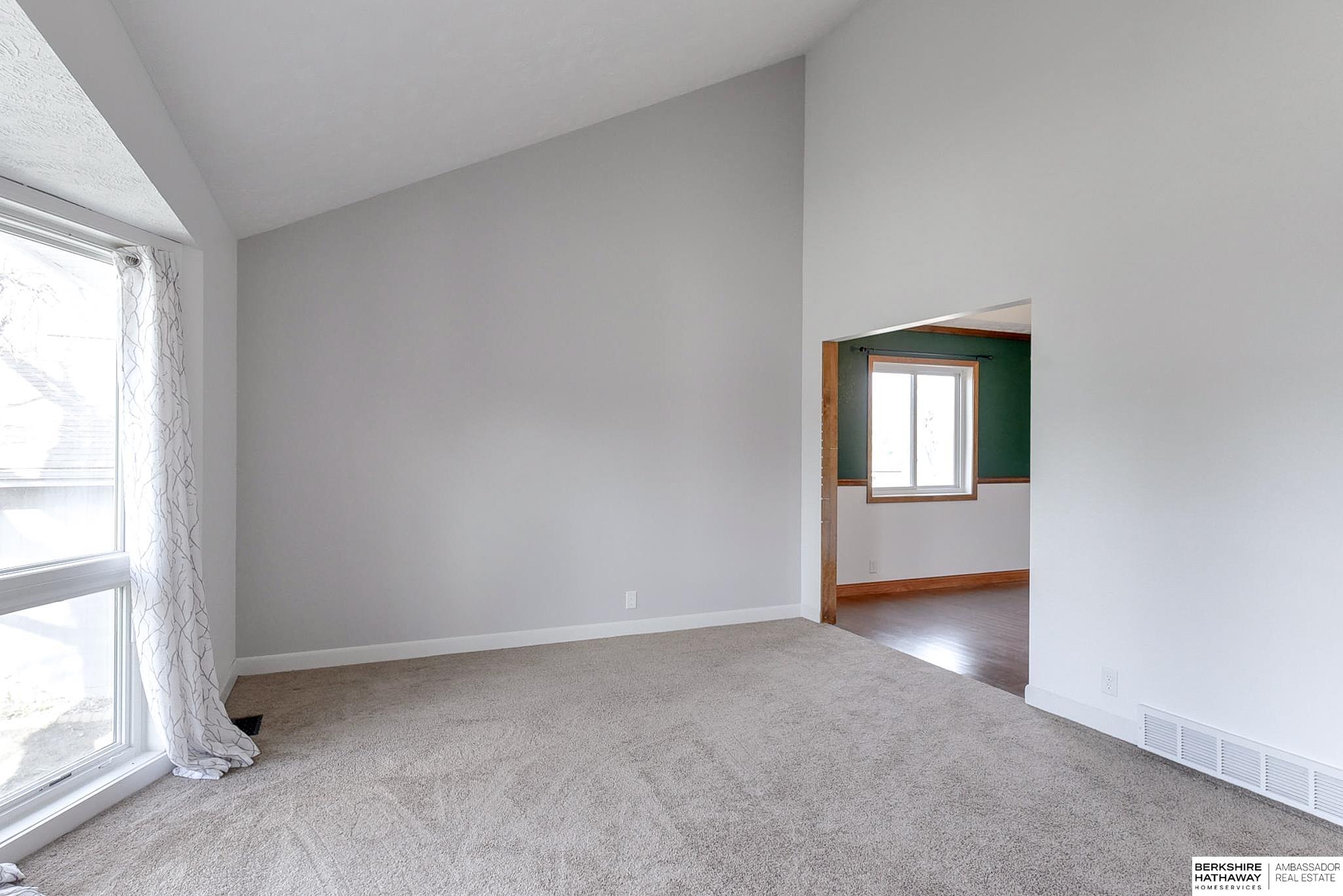 Bellevue, Nebraska 68123, United States, 3 Bedrooms Bedrooms, ,3 BathroomsBathrooms,Residential,Pending,24827