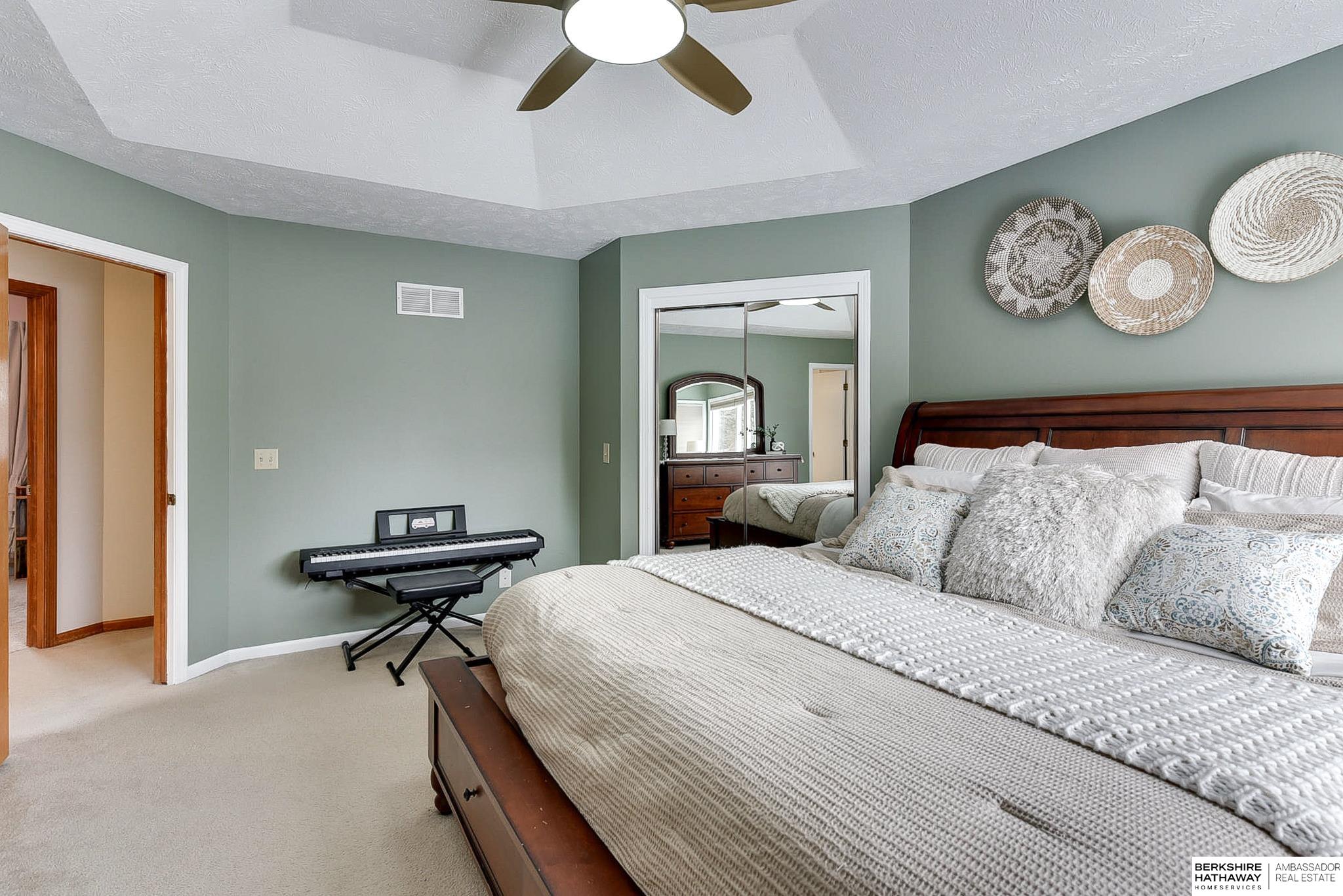 Omaha, Nebraska 68164, United States, 3 Bedrooms Bedrooms, ,3 BathroomsBathrooms,Residential,Pending,84659