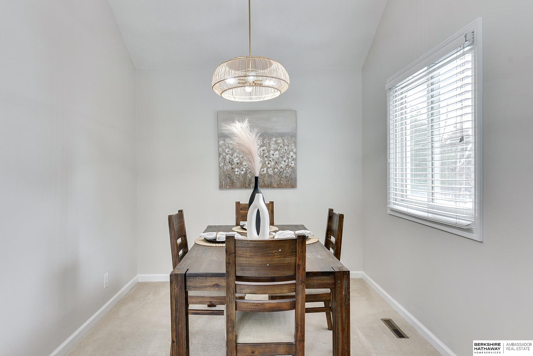 Omaha, Nebraska 68164, United States, 3 Bedrooms Bedrooms, ,3 BathroomsBathrooms,Residential,Pending,84659