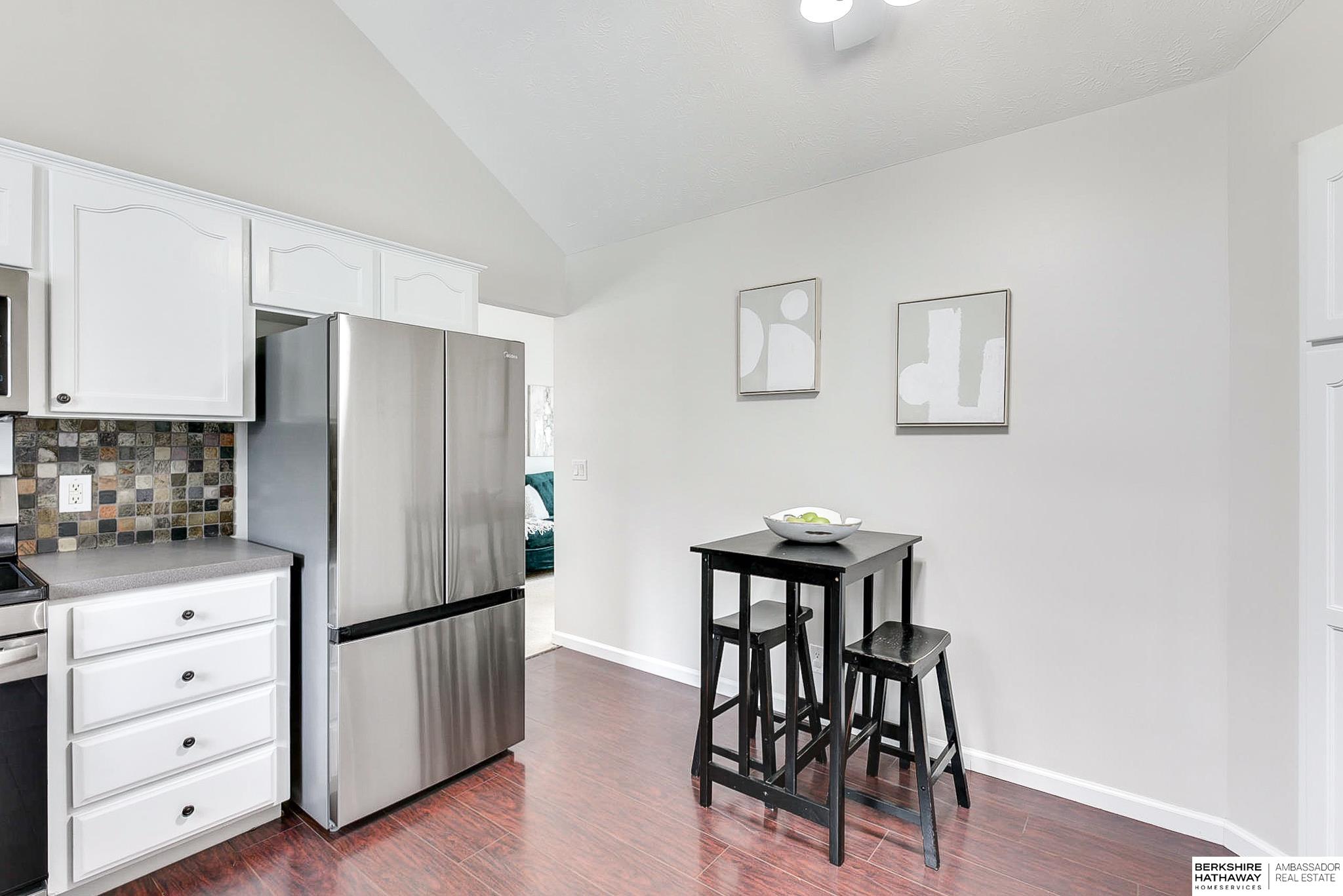 Omaha, Nebraska 68164, United States, 3 Bedrooms Bedrooms, ,3 BathroomsBathrooms,Residential,Pending,84659