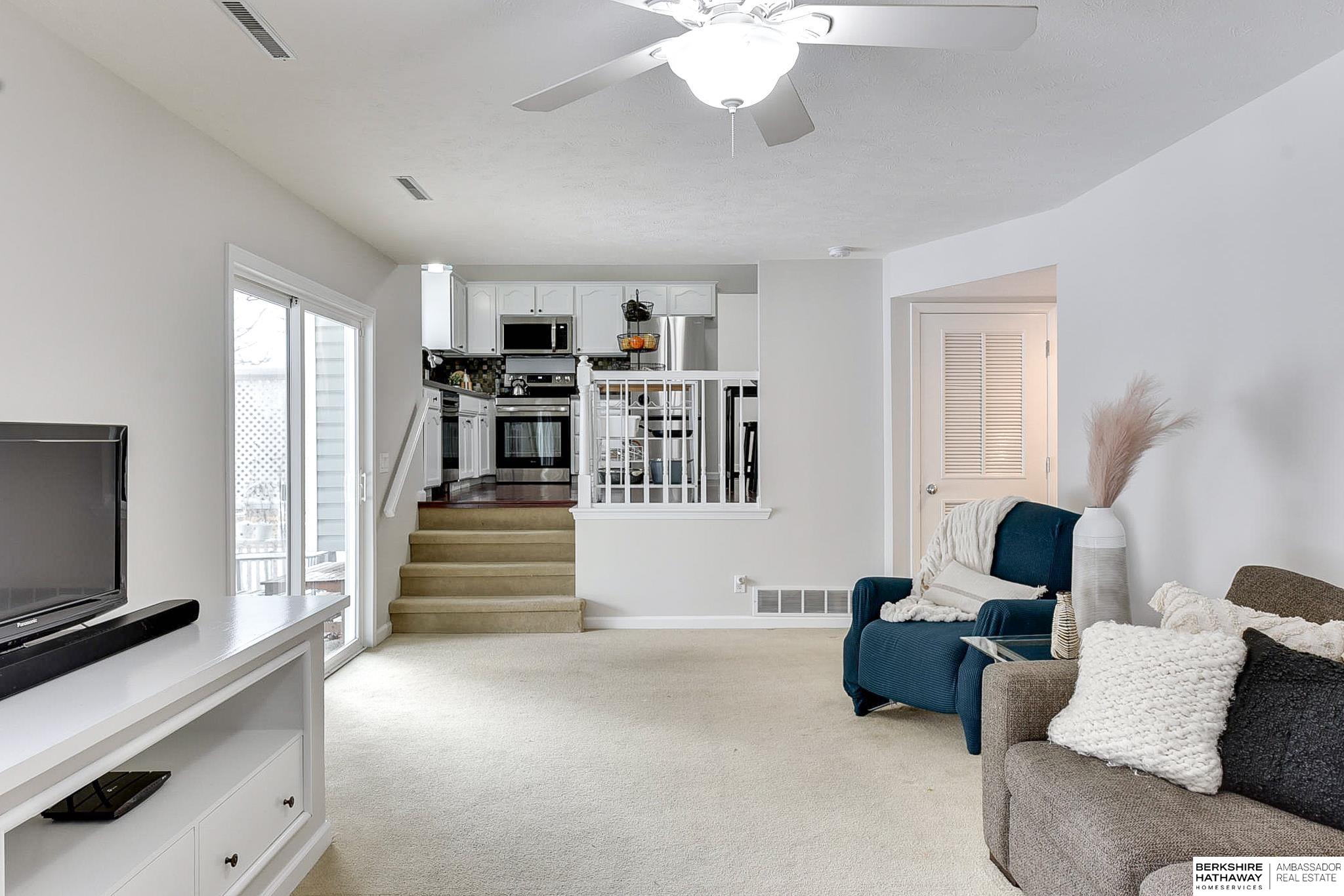 Omaha, Nebraska 68164, United States, 3 Bedrooms Bedrooms, ,3 BathroomsBathrooms,Residential,Pending,84659