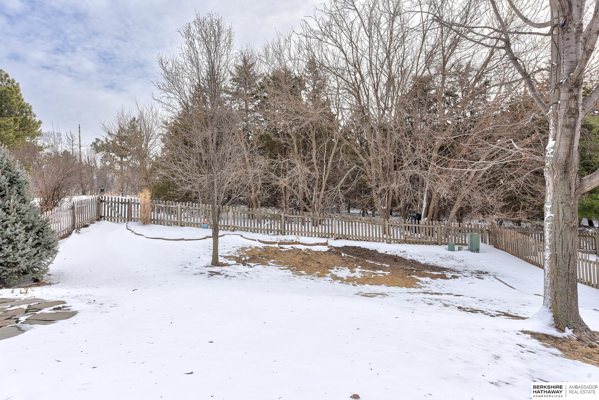 Omaha, Nebraska 68164, United States, 3 Bedrooms Bedrooms, ,3 BathroomsBathrooms,Residential,Pending,84659