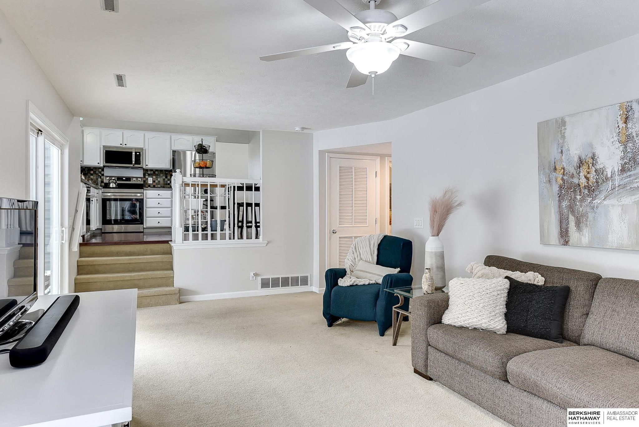 Omaha, Nebraska 68164, United States, 3 Bedrooms Bedrooms, ,3 BathroomsBathrooms,Residential,Pending,84659