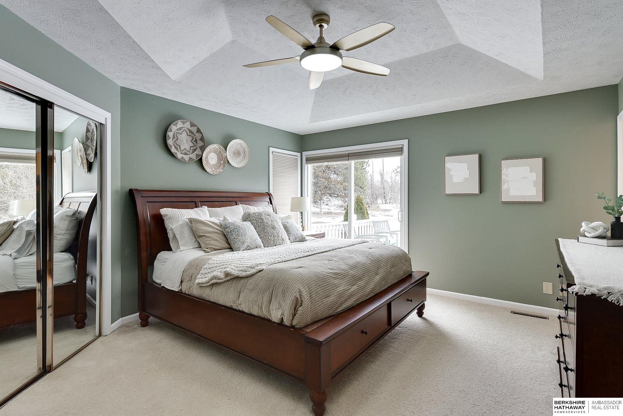 Omaha, Nebraska 68164, United States, 3 Bedrooms Bedrooms, ,3 BathroomsBathrooms,Residential,Pending,84659