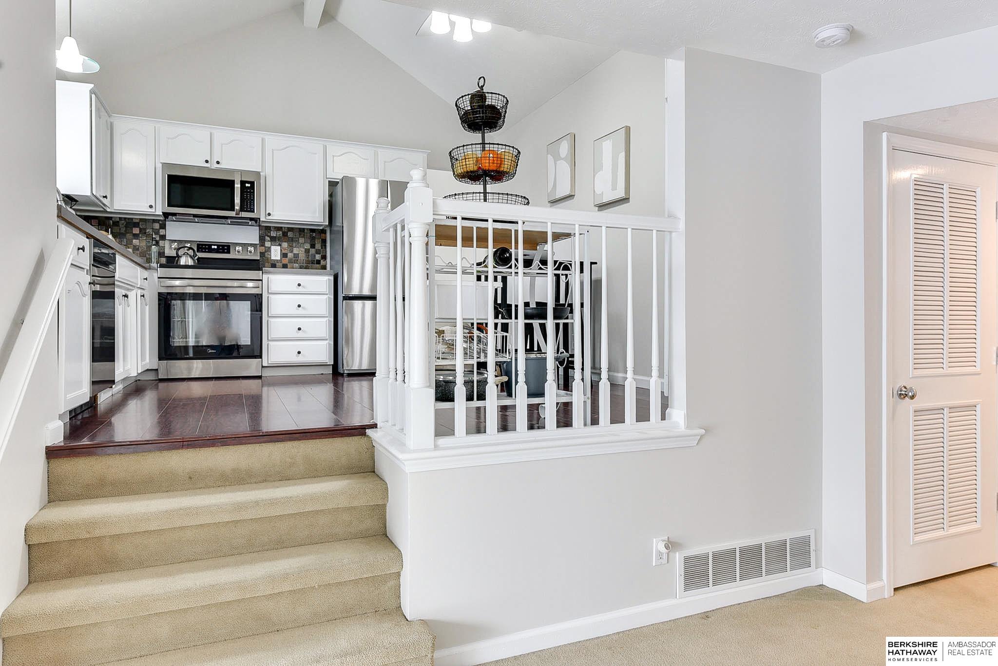 Omaha, Nebraska 68164, United States, 3 Bedrooms Bedrooms, ,3 BathroomsBathrooms,Residential,Pending,84659