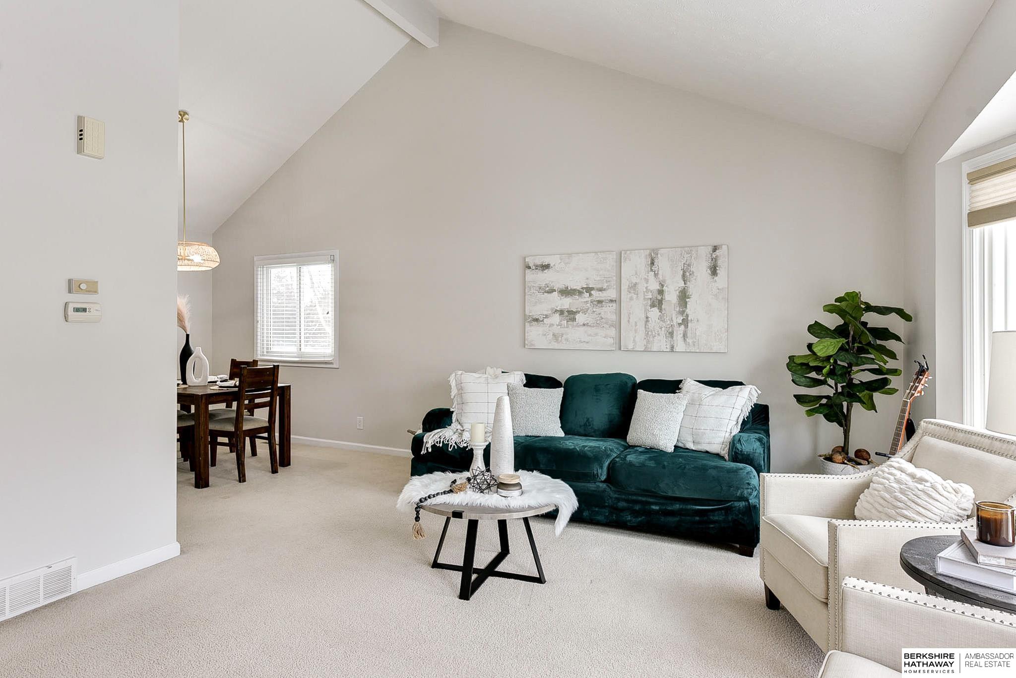 Omaha, Nebraska 68164, United States, 3 Bedrooms Bedrooms, ,3 BathroomsBathrooms,Residential,Pending,84659