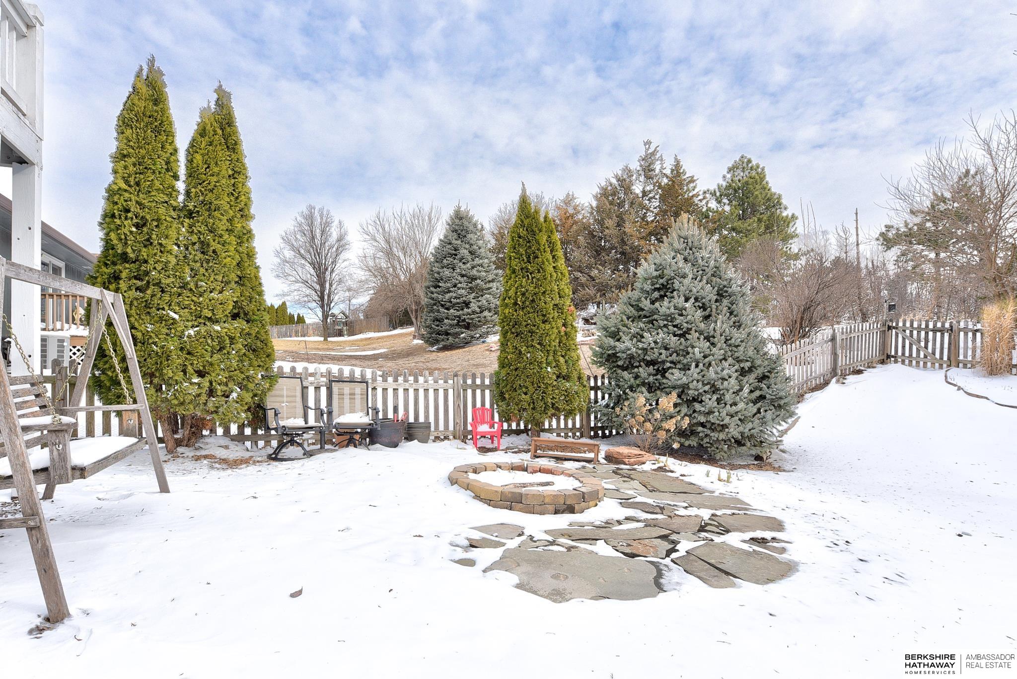 Omaha, Nebraska 68164, United States, 3 Bedrooms Bedrooms, ,3 BathroomsBathrooms,Residential,Pending,84659