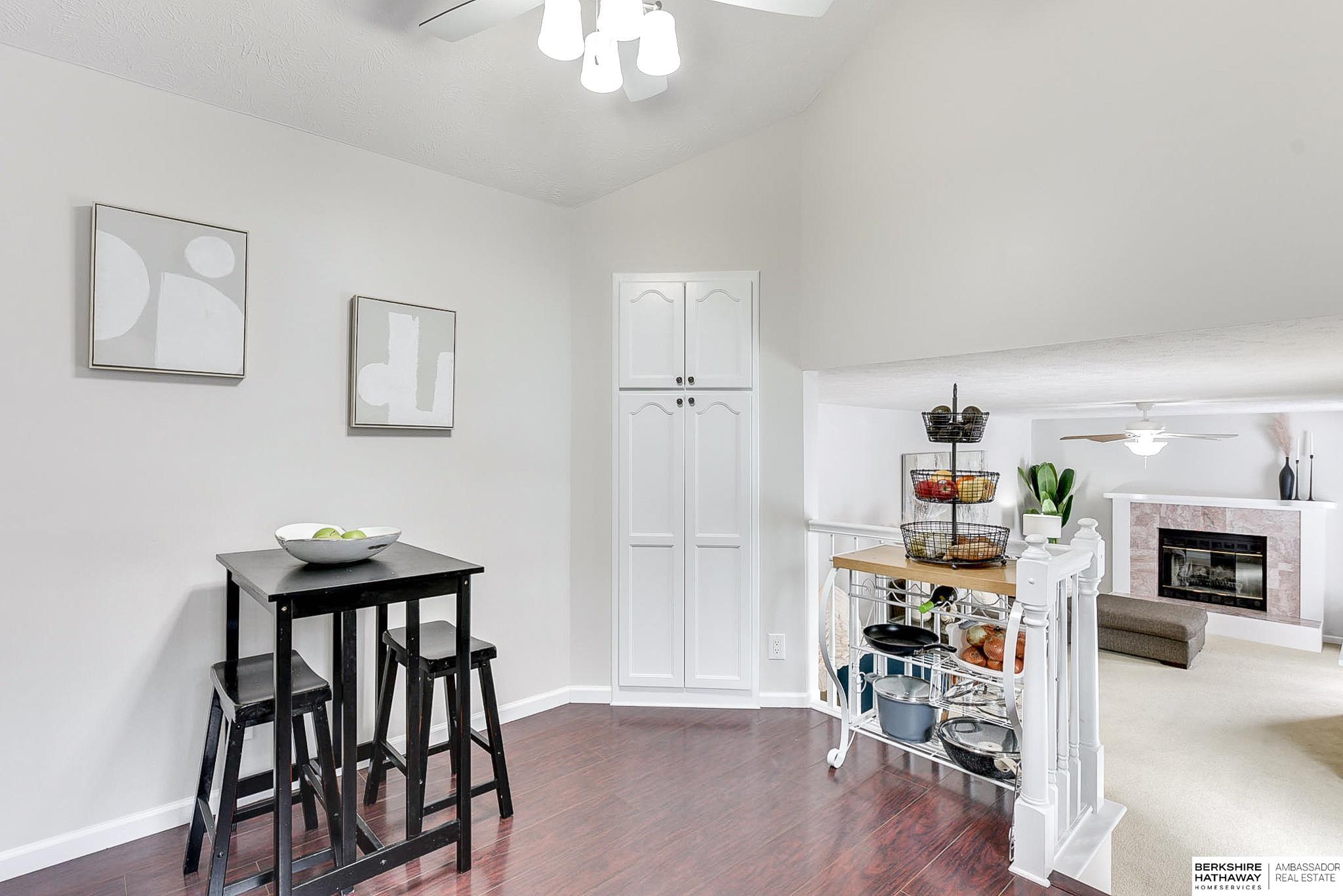 Omaha, Nebraska 68164, United States, 3 Bedrooms Bedrooms, ,3 BathroomsBathrooms,Residential,Pending,84659