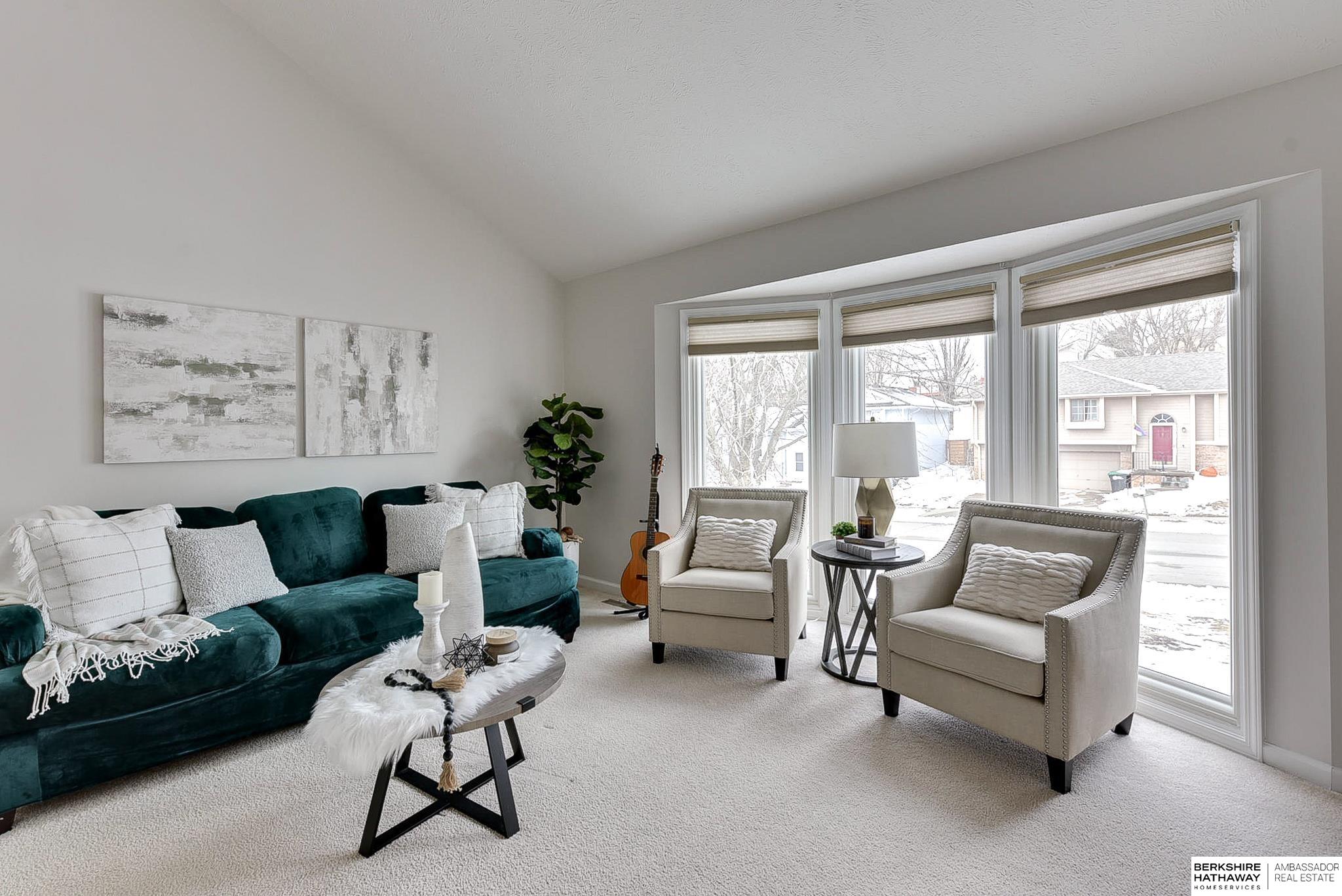 Omaha, Nebraska 68164, United States, 3 Bedrooms Bedrooms, ,3 BathroomsBathrooms,Residential,Pending,84659