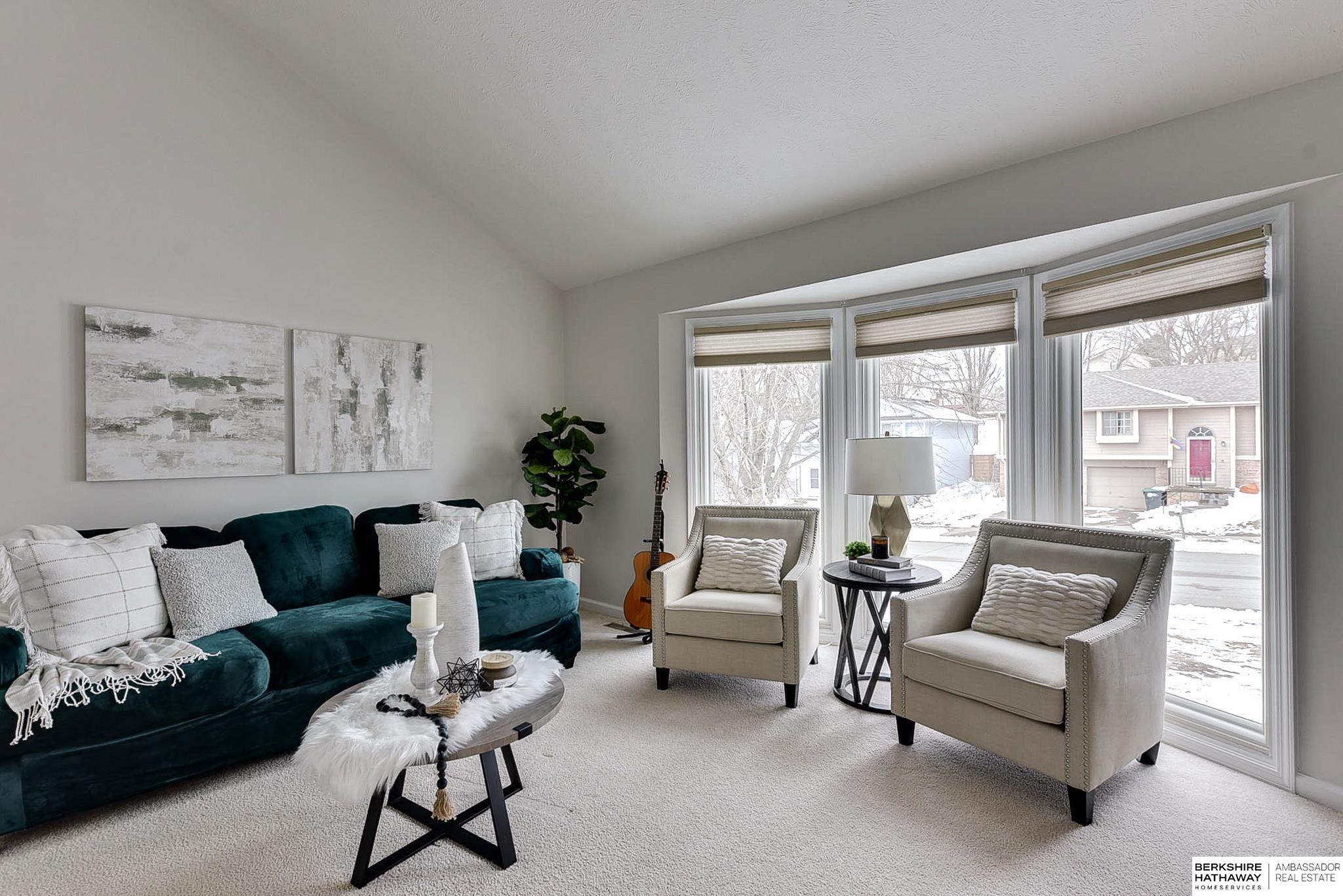 Omaha, Nebraska 68164, United States, 3 Bedrooms Bedrooms, ,3 BathroomsBathrooms,Residential,Pending,84659