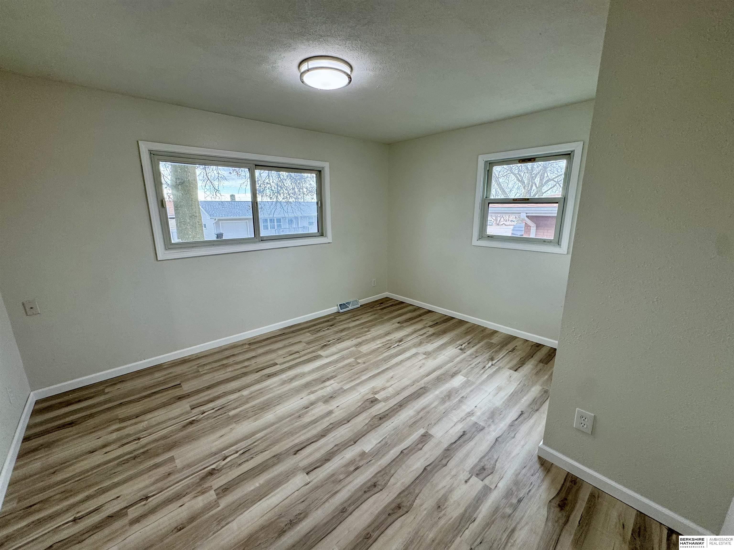 Tecumseh, Nebraska 68450, United States, 4 Bedrooms Bedrooms, ,2 BathroomsBathrooms,Residential,Pending,99822