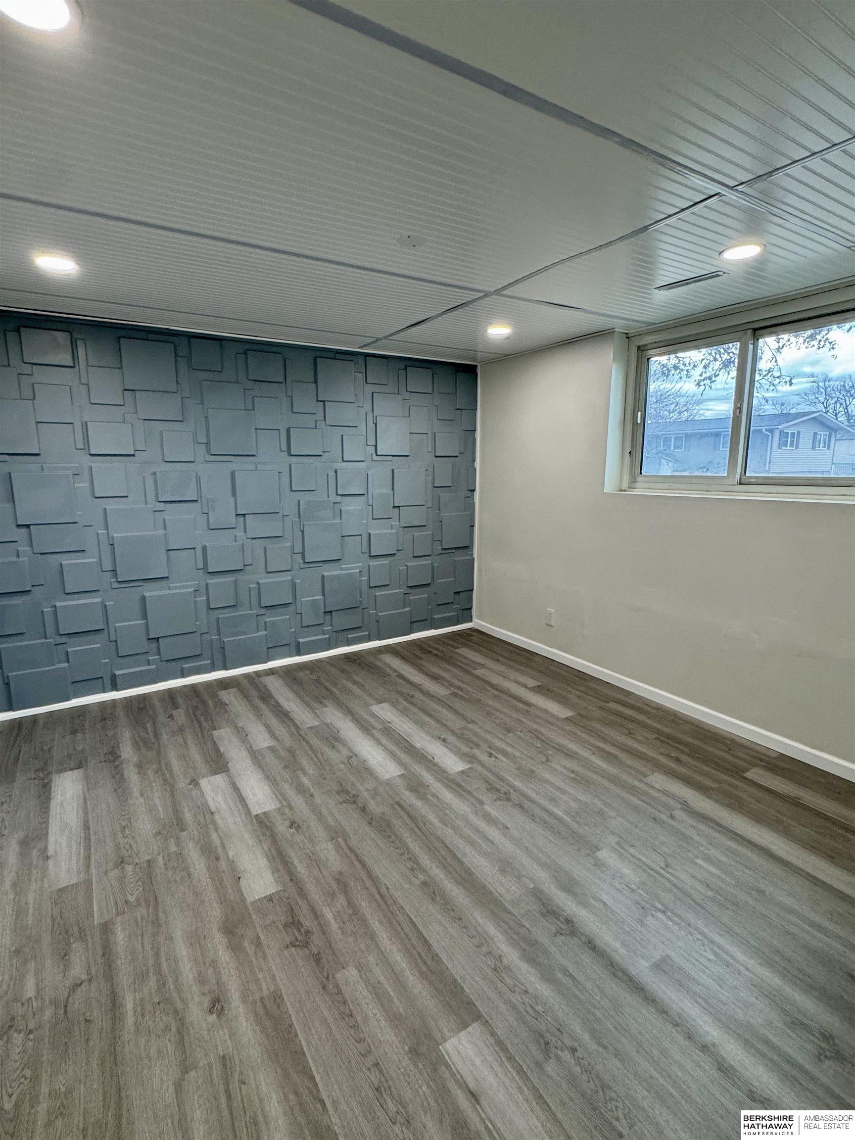 Tecumseh, Nebraska 68450, United States, 4 Bedrooms Bedrooms, ,2 BathroomsBathrooms,Residential,Pending,99822