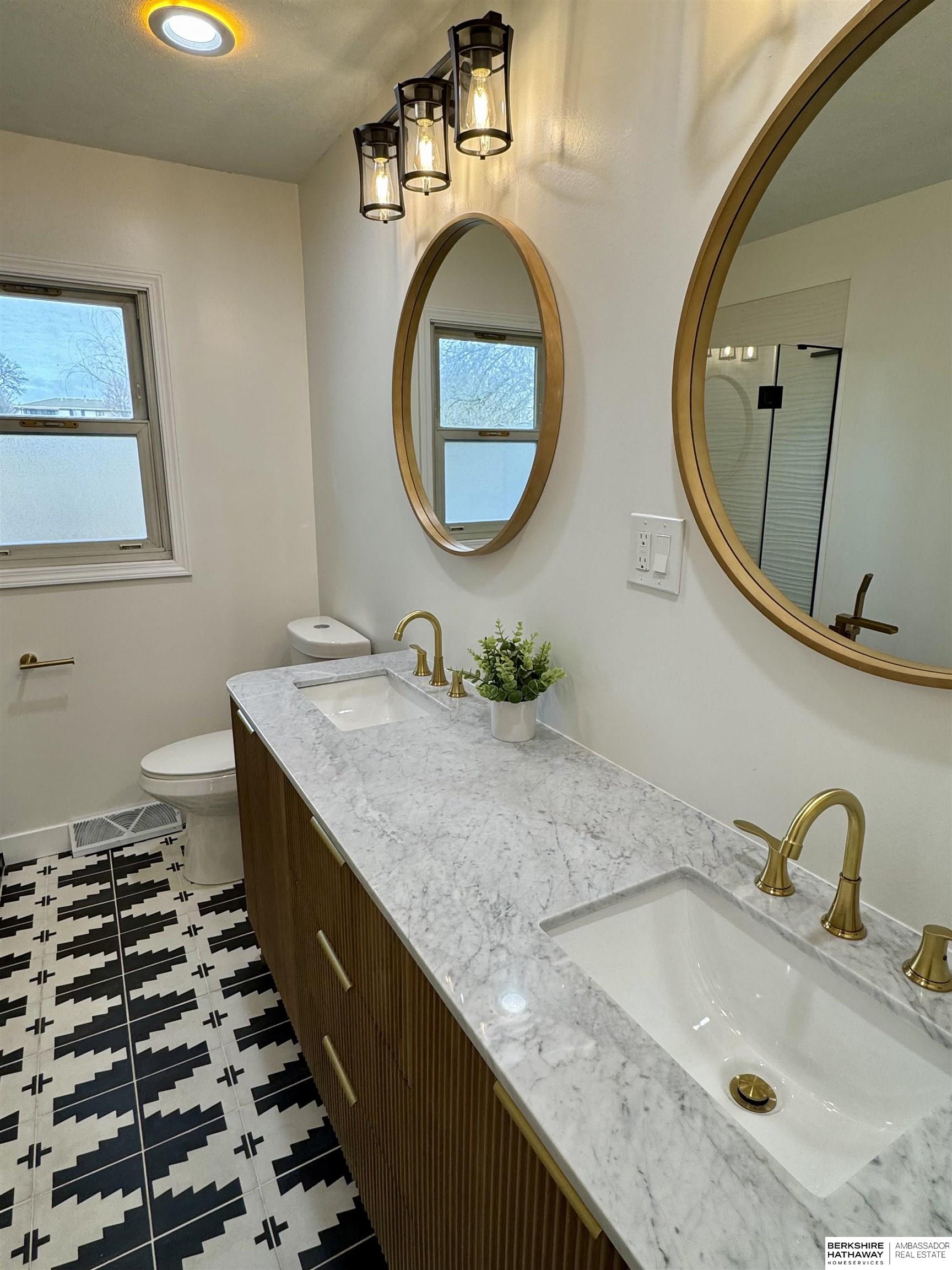 Tecumseh, Nebraska 68450, United States, 4 Bedrooms Bedrooms, ,2 BathroomsBathrooms,Residential,Pending,99822