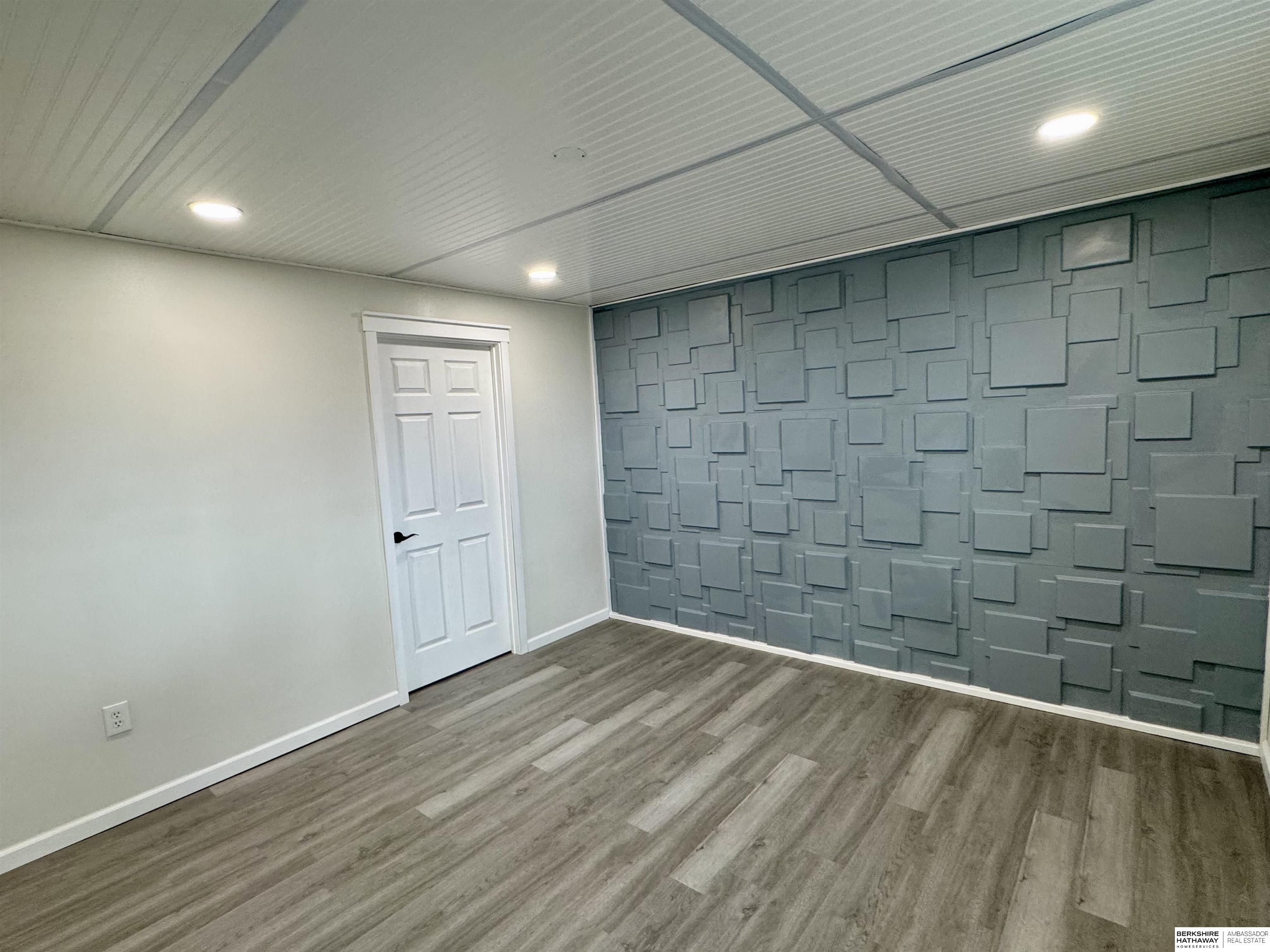 Tecumseh, Nebraska 68450, United States, 4 Bedrooms Bedrooms, ,2 BathroomsBathrooms,Residential,Pending,99822