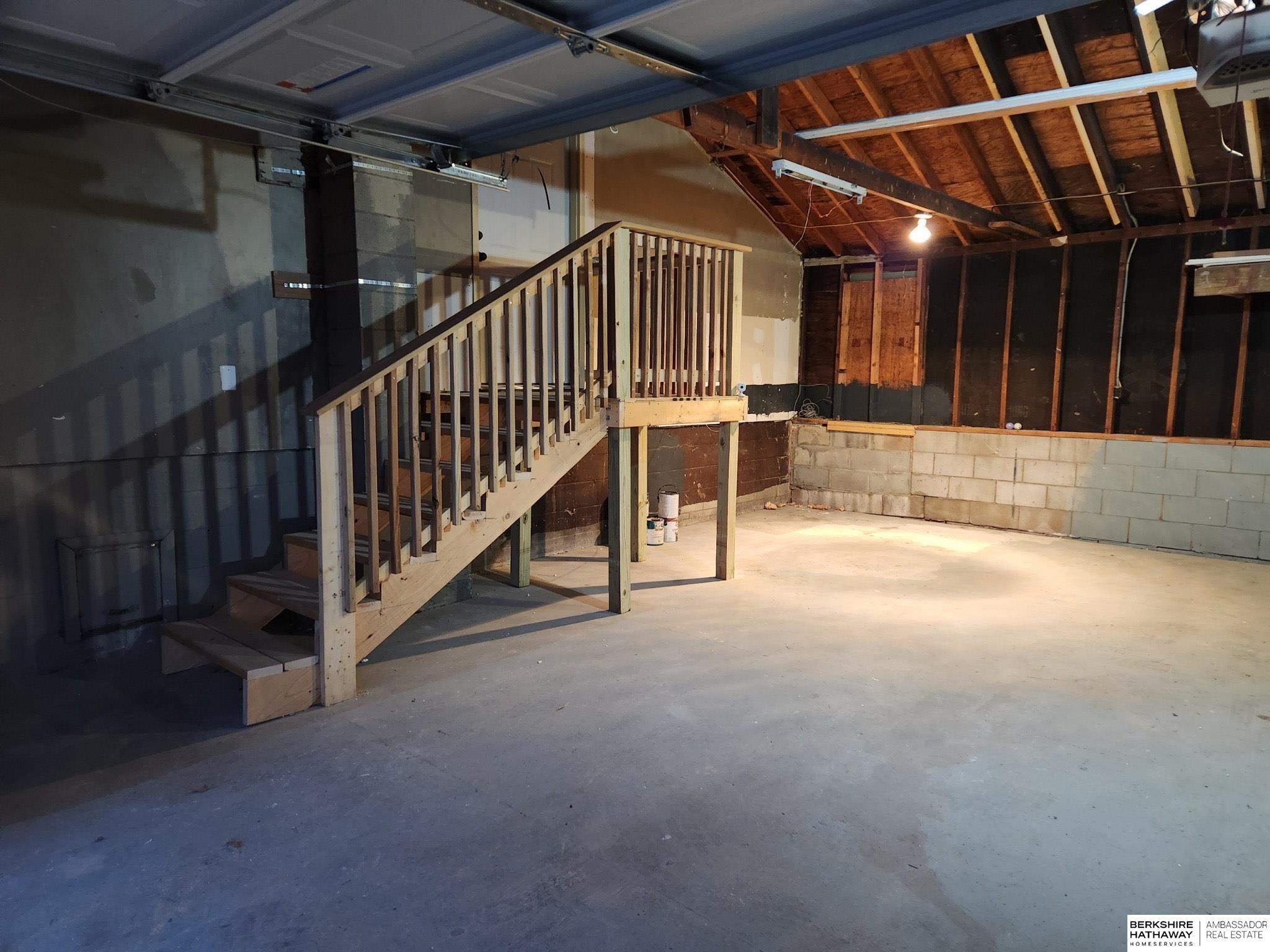 Tecumseh, Nebraska 68450, United States, 4 Bedrooms Bedrooms, ,2 BathroomsBathrooms,Residential,Pending,99822