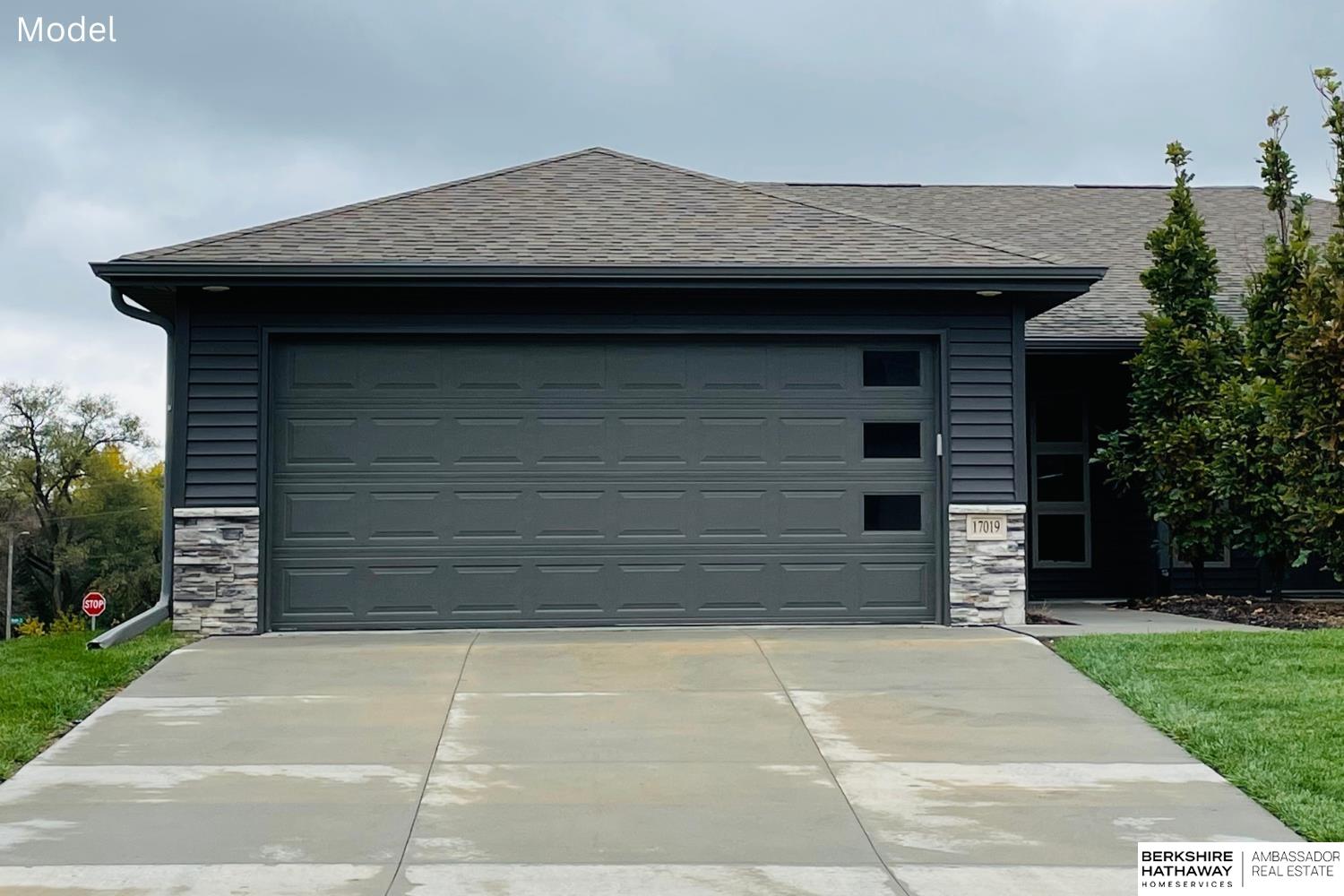 Omaha, Nebraska 68118, United States, 2 Bedrooms Bedrooms, ,2 BathroomsBathrooms,Residential,Active,74956