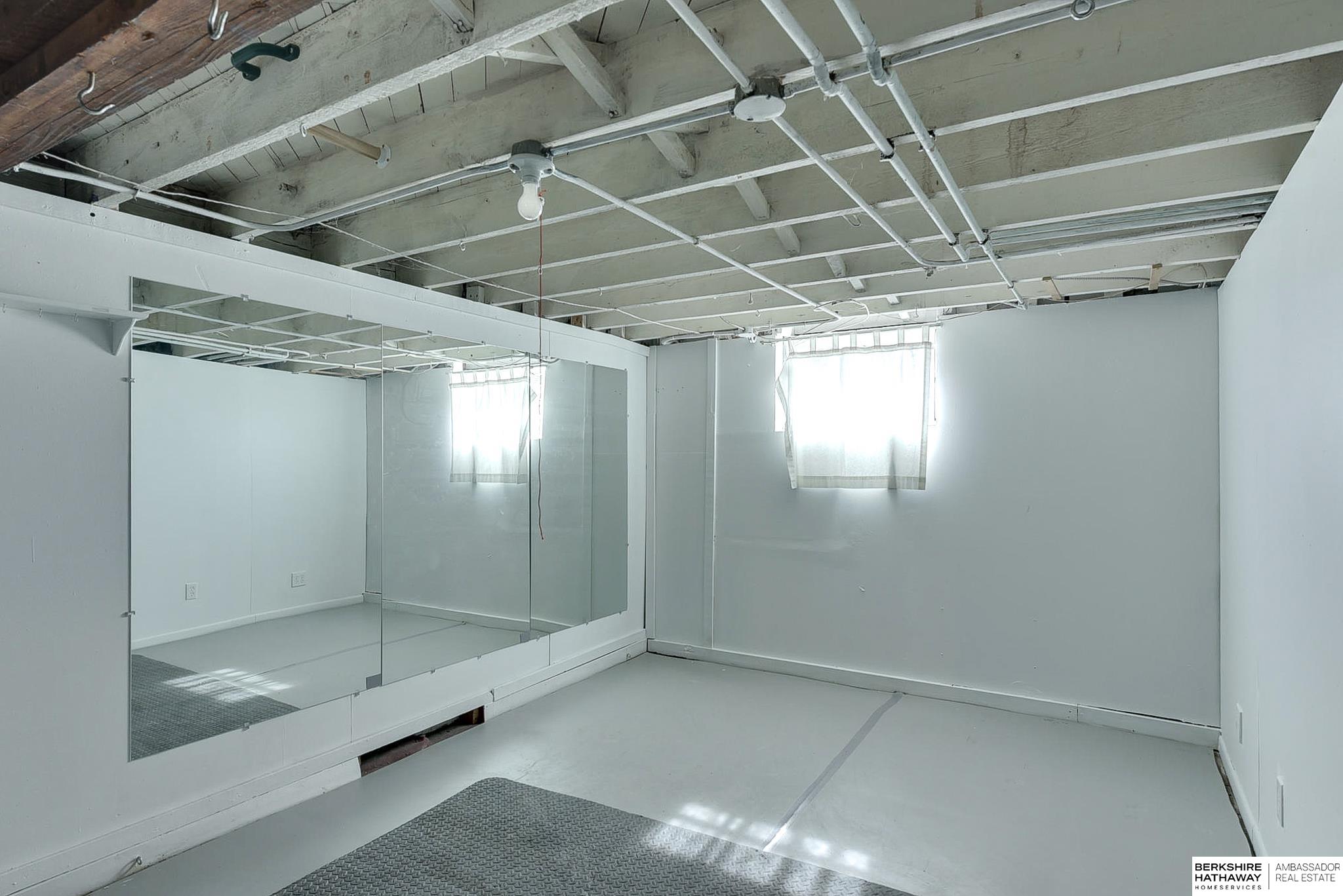 Omaha, Nebraska 68132, United States, 3 Bedrooms Bedrooms, ,3 BathroomsBathrooms,Residential,Active,79761