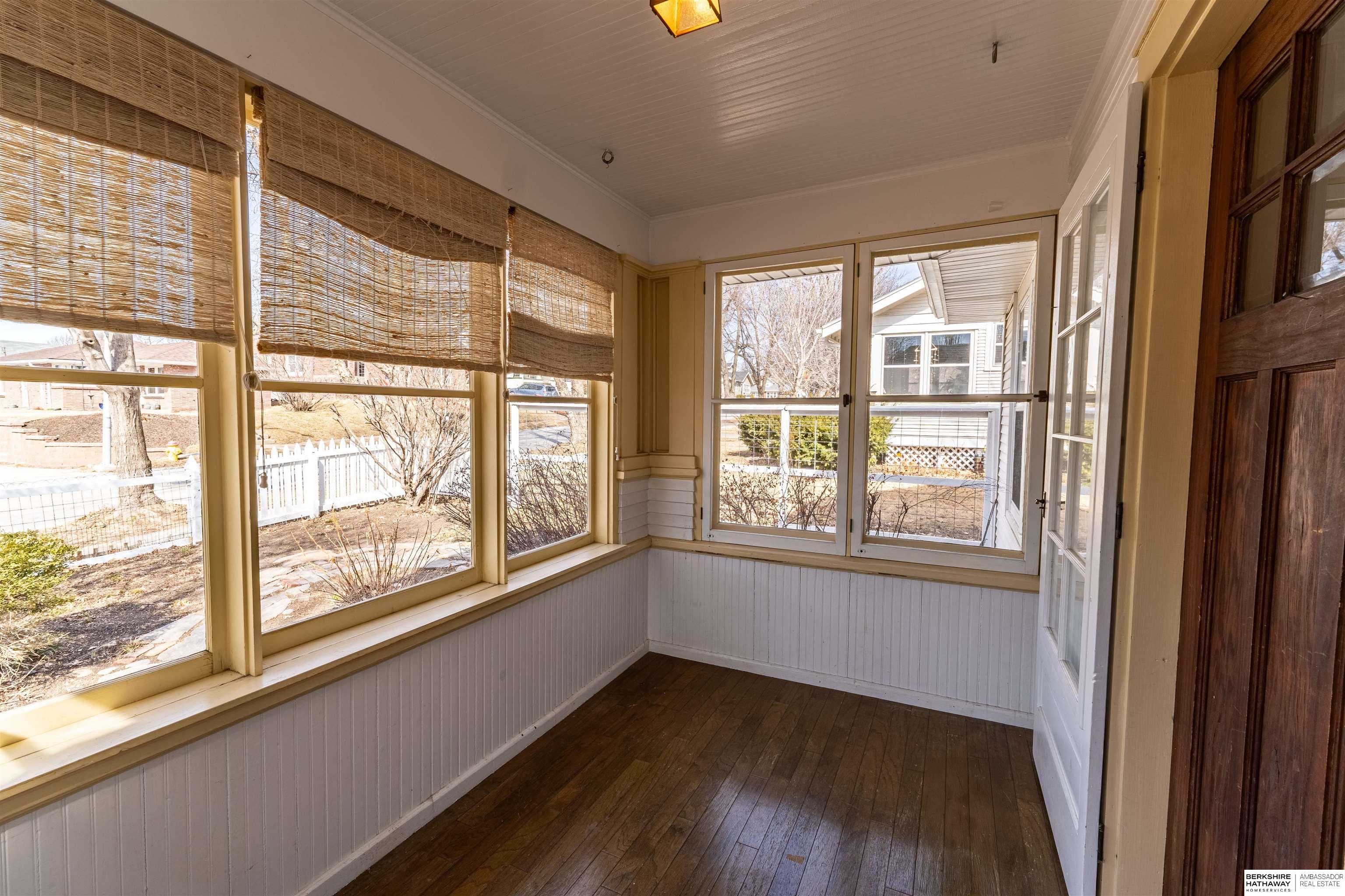 Omaha, Nebraska 68106, United States, 3 Bedrooms Bedrooms, ,2 BathroomsBathrooms,Residential,Pending,87373