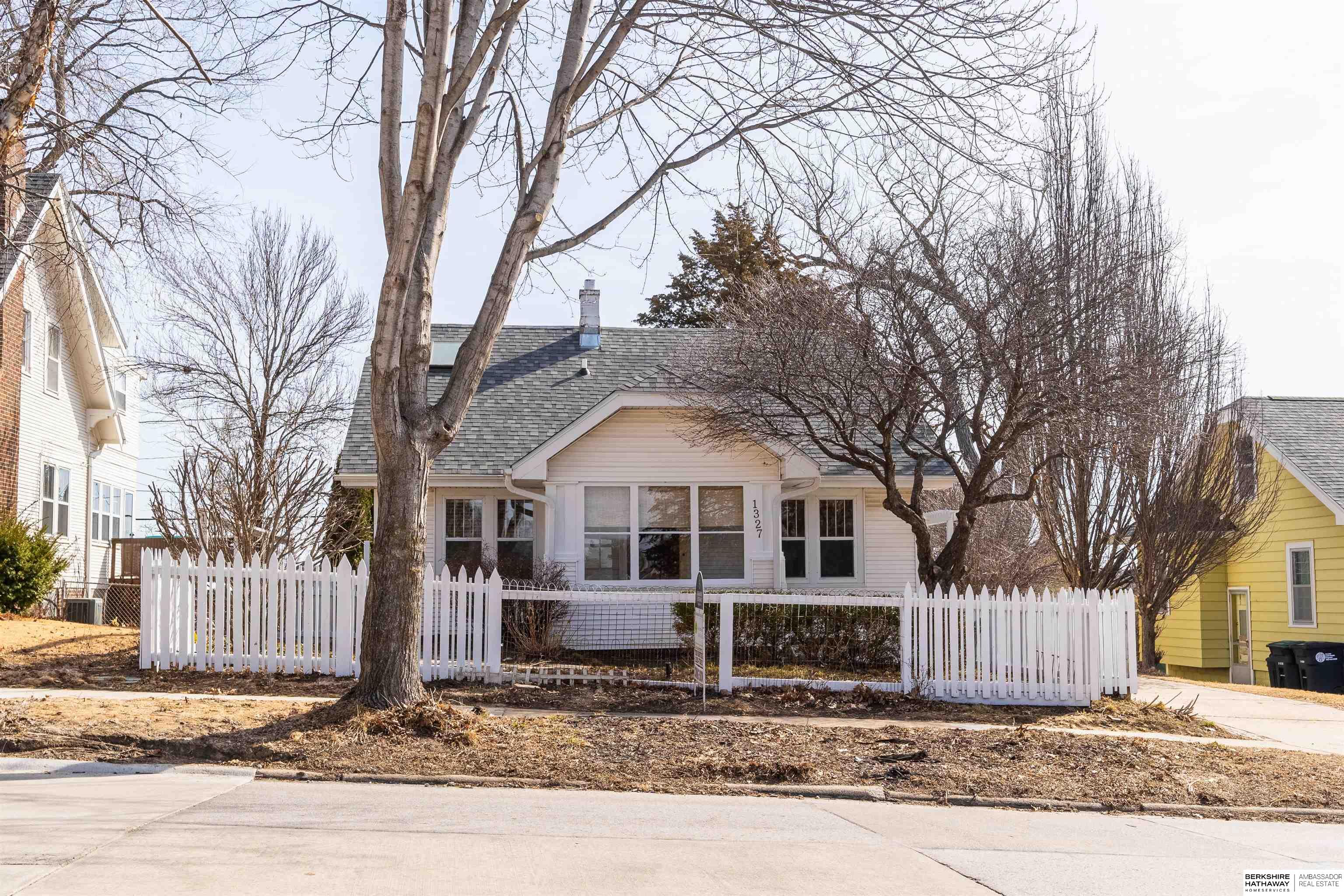 Omaha, Nebraska 68106, United States, 3 Bedrooms Bedrooms, ,2 BathroomsBathrooms,Residential,Pending,87373