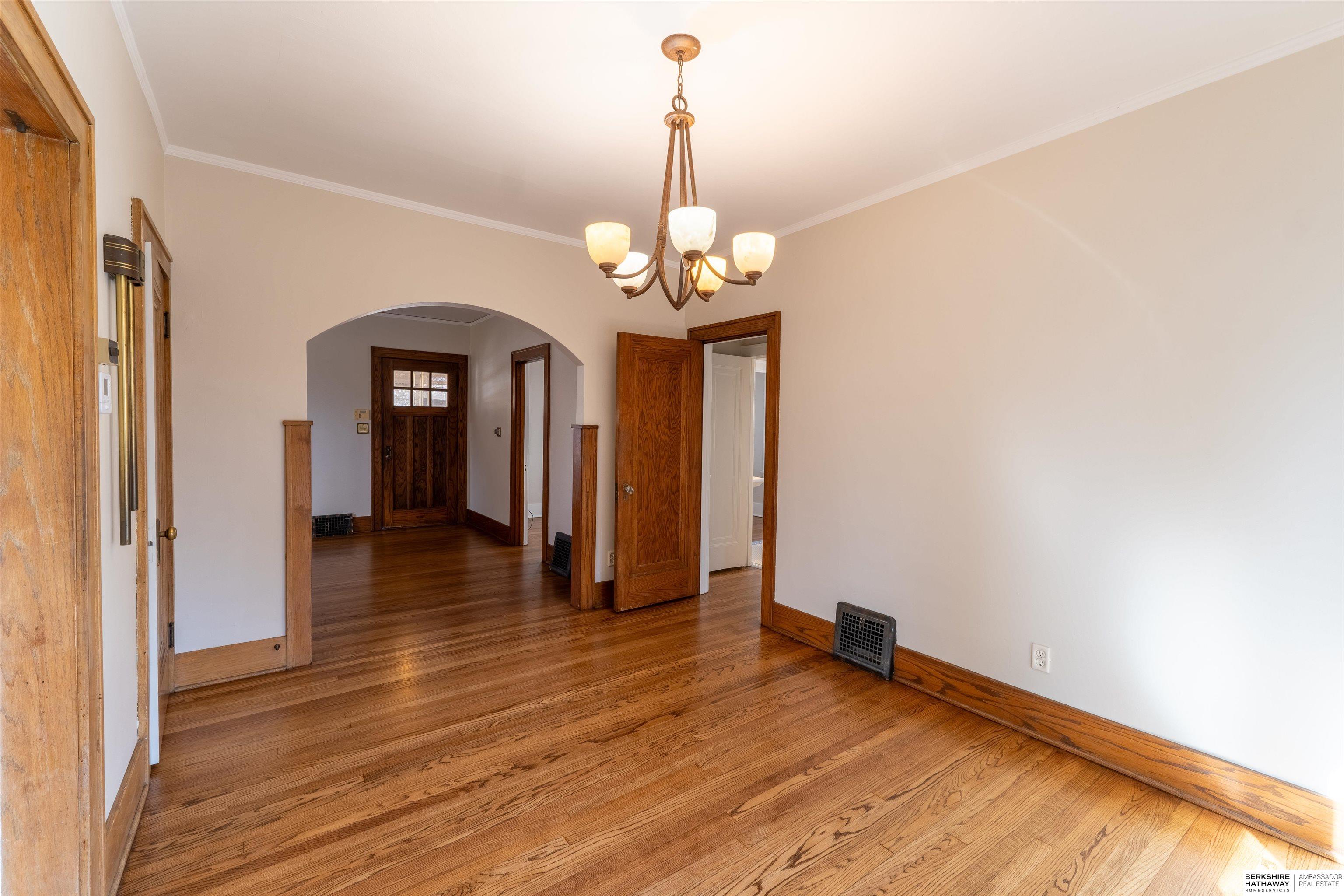 Omaha, Nebraska 68106, United States, 3 Bedrooms Bedrooms, ,2 BathroomsBathrooms,Residential,Pending,87373