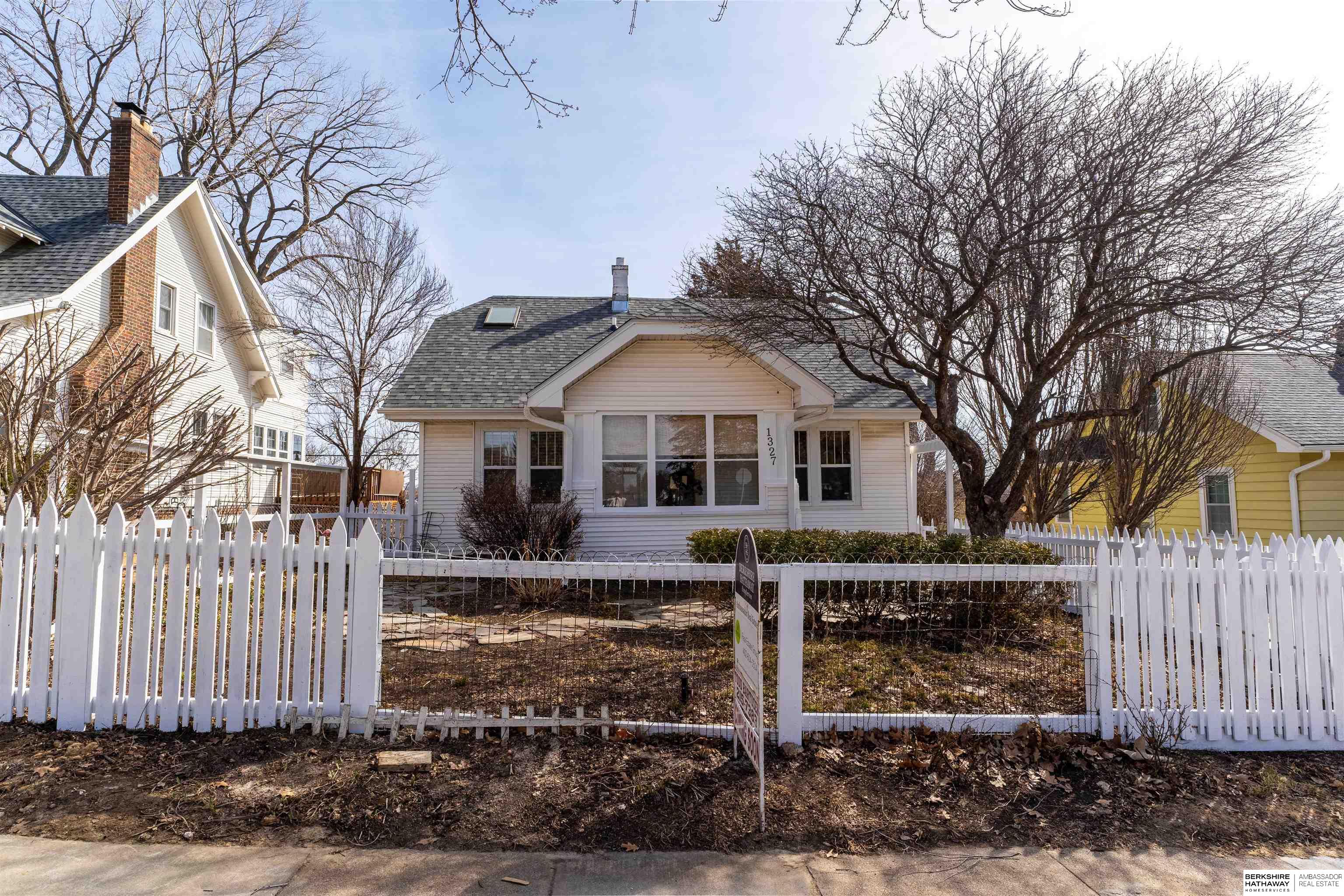 Omaha, Nebraska 68106, United States, 3 Bedrooms Bedrooms, ,2 BathroomsBathrooms,Residential,Pending,87373