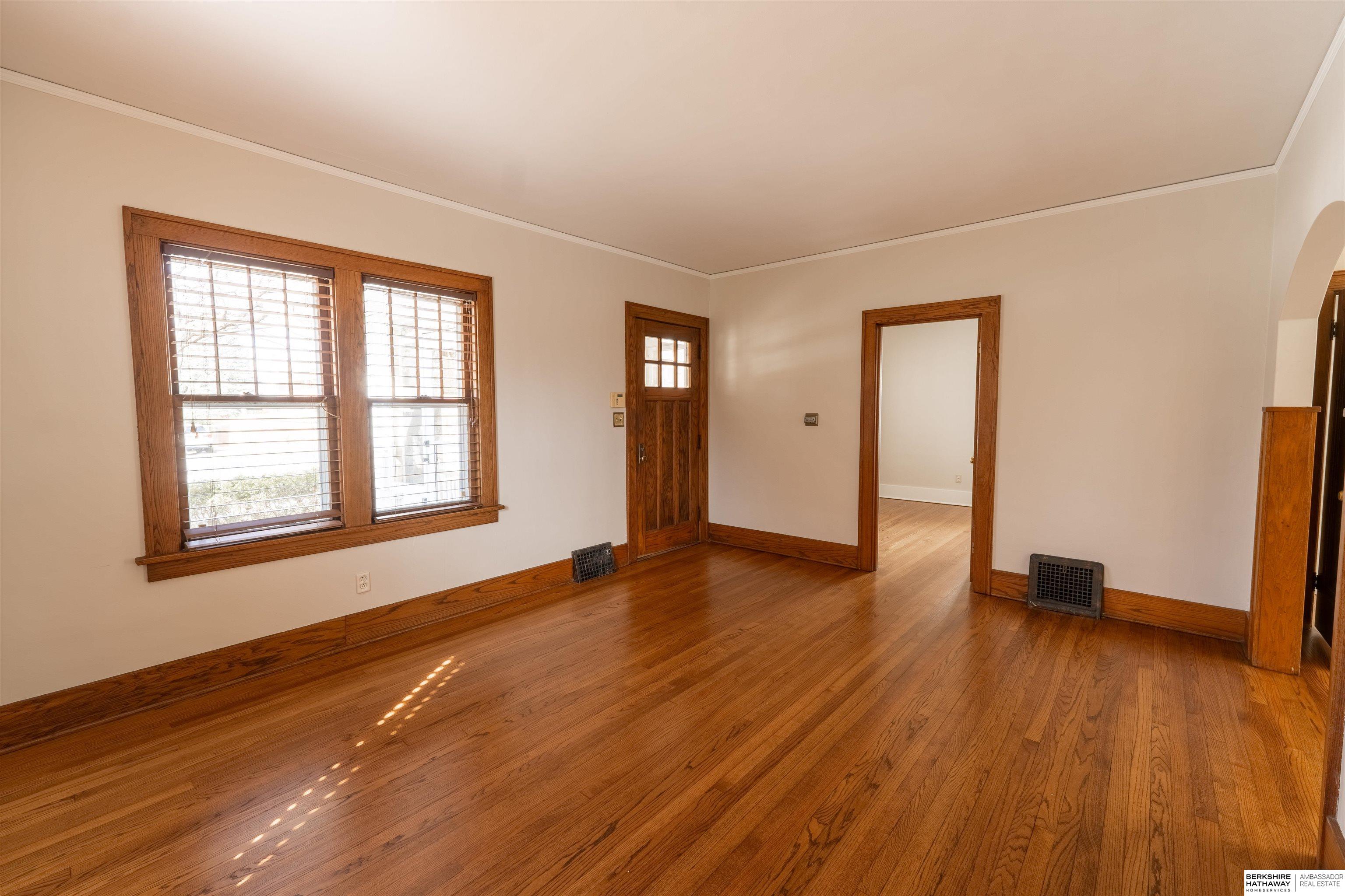 Omaha, Nebraska 68106, United States, 3 Bedrooms Bedrooms, ,2 BathroomsBathrooms,Residential,Pending,87373