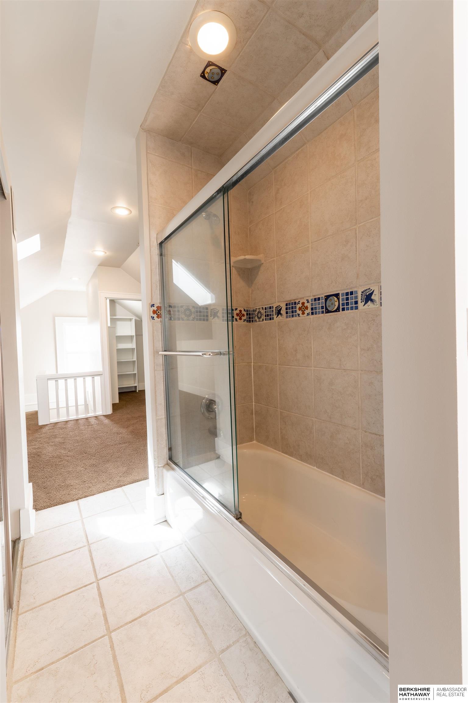 Omaha, Nebraska 68106, United States, 3 Bedrooms Bedrooms, ,2 BathroomsBathrooms,Residential,Pending,87373