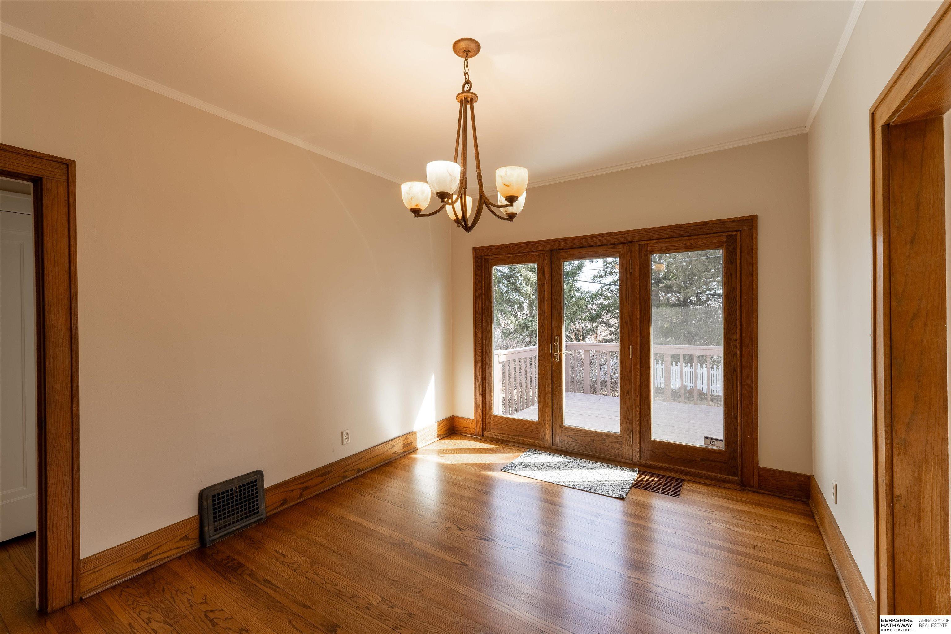 Omaha, Nebraska 68106, United States, 3 Bedrooms Bedrooms, ,2 BathroomsBathrooms,Residential,Pending,87373