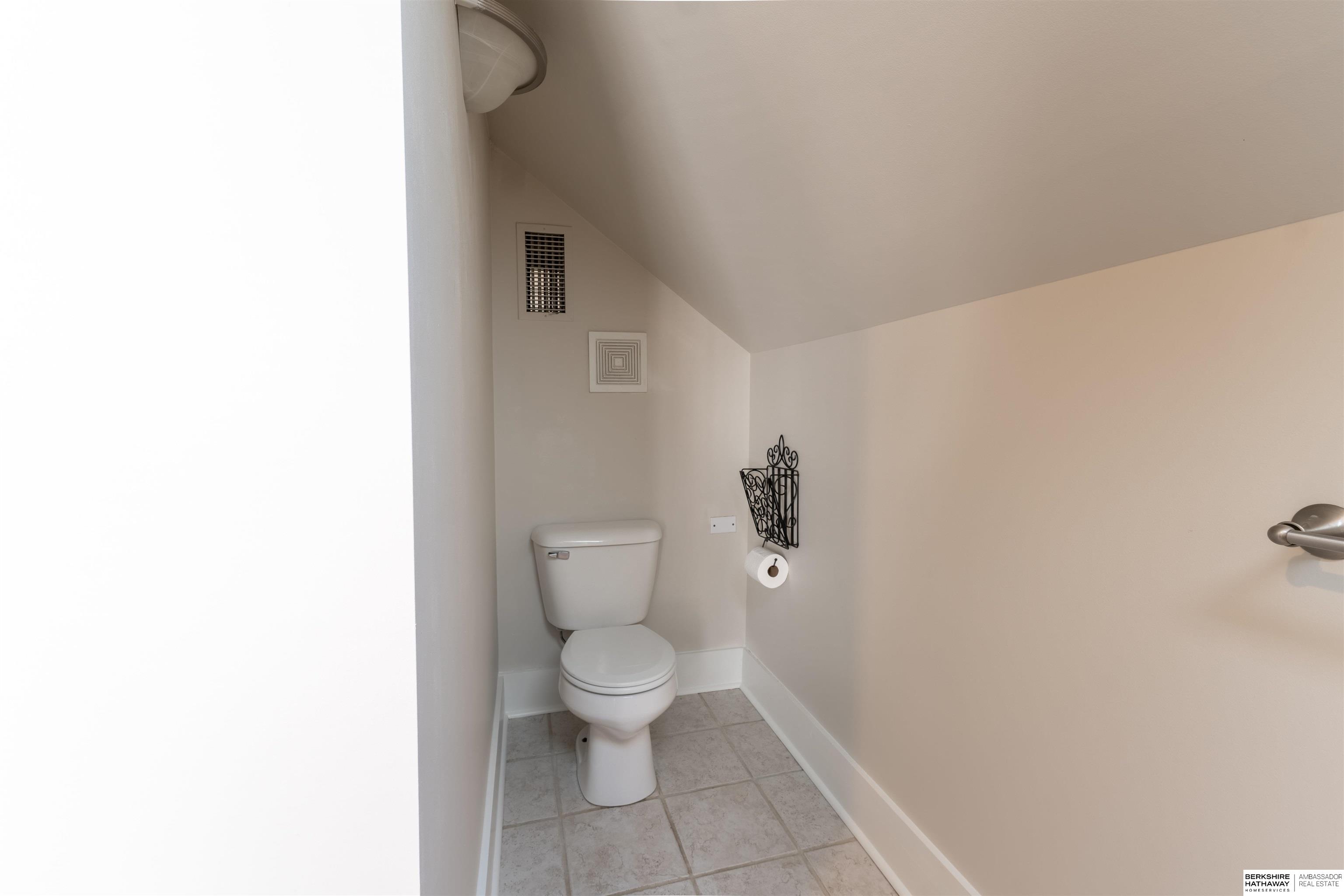 Omaha, Nebraska 68106, United States, 3 Bedrooms Bedrooms, ,2 BathroomsBathrooms,Residential,Pending,87373