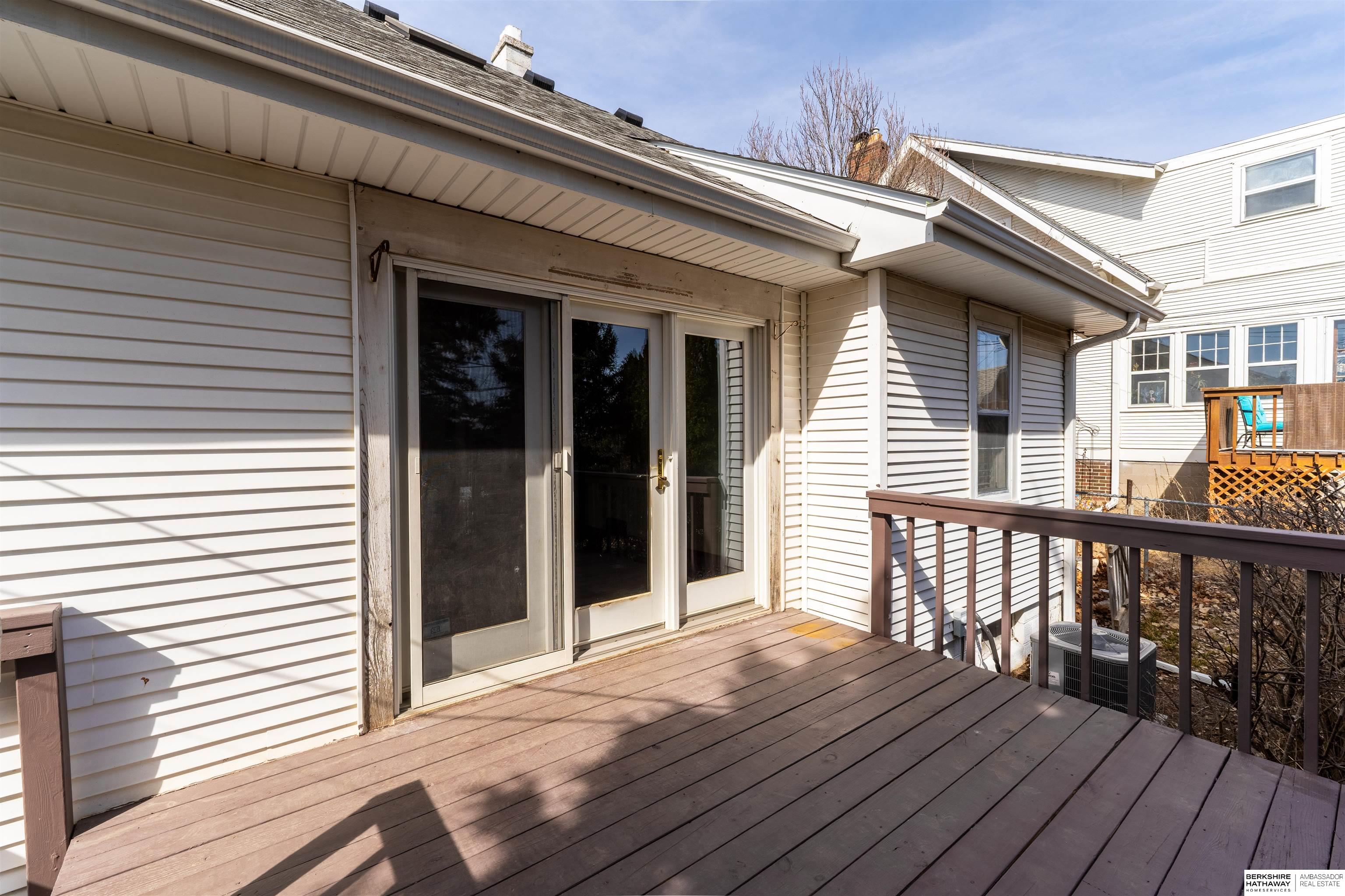 Omaha, Nebraska 68106, United States, 3 Bedrooms Bedrooms, ,2 BathroomsBathrooms,Residential,Pending,87373