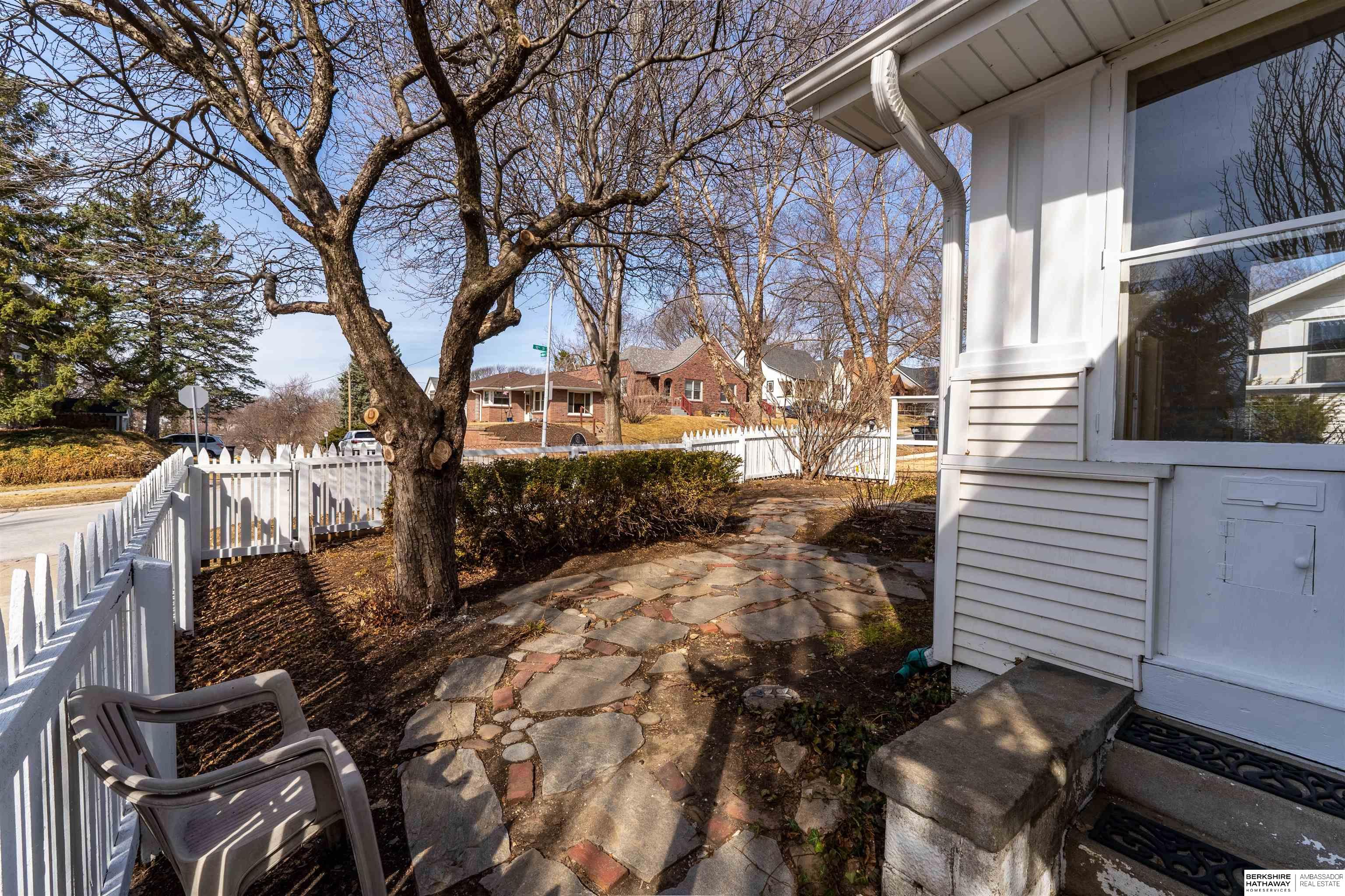 Omaha, Nebraska 68106, United States, 3 Bedrooms Bedrooms, ,2 BathroomsBathrooms,Residential,Pending,87373