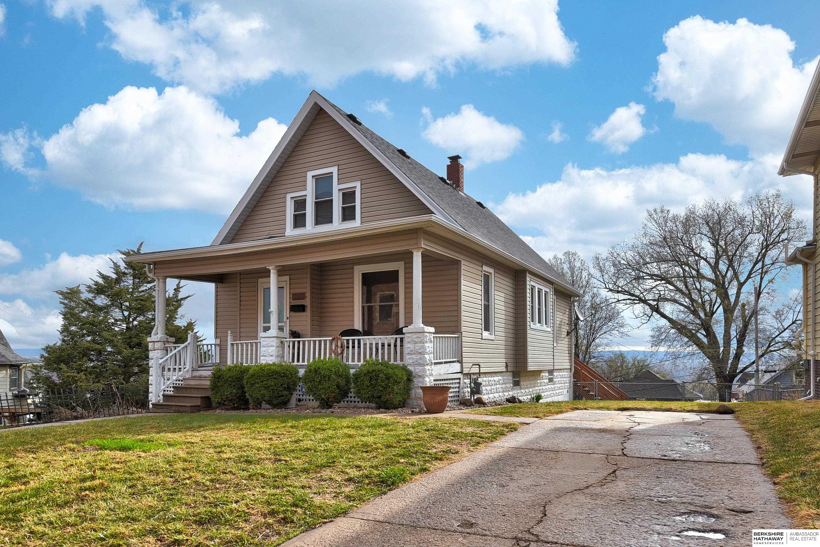 Omaha, Nebraska 68108, United States, 3 Bedrooms Bedrooms, ,1 BathroomBathrooms,Residential,Pending,102410