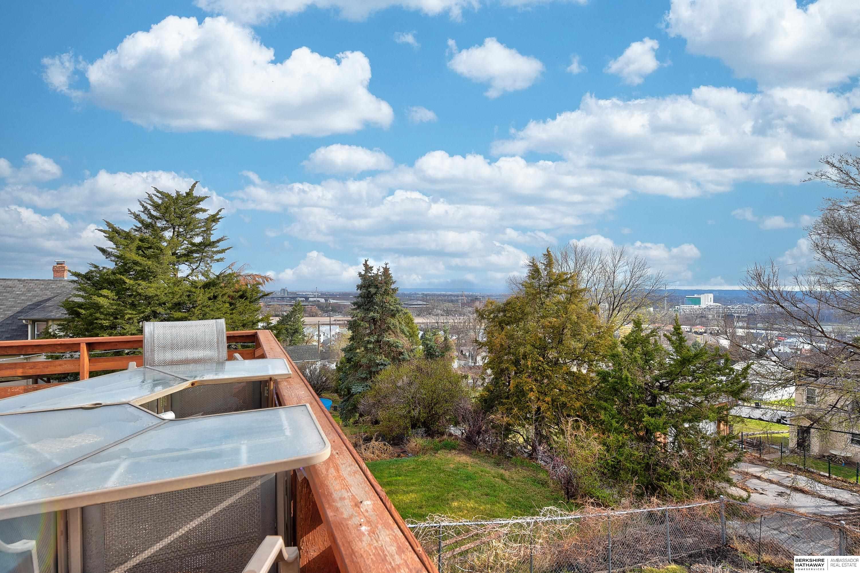 Omaha, Nebraska 68108, United States, 3 Bedrooms Bedrooms, ,1 BathroomBathrooms,Residential,Pending,102410