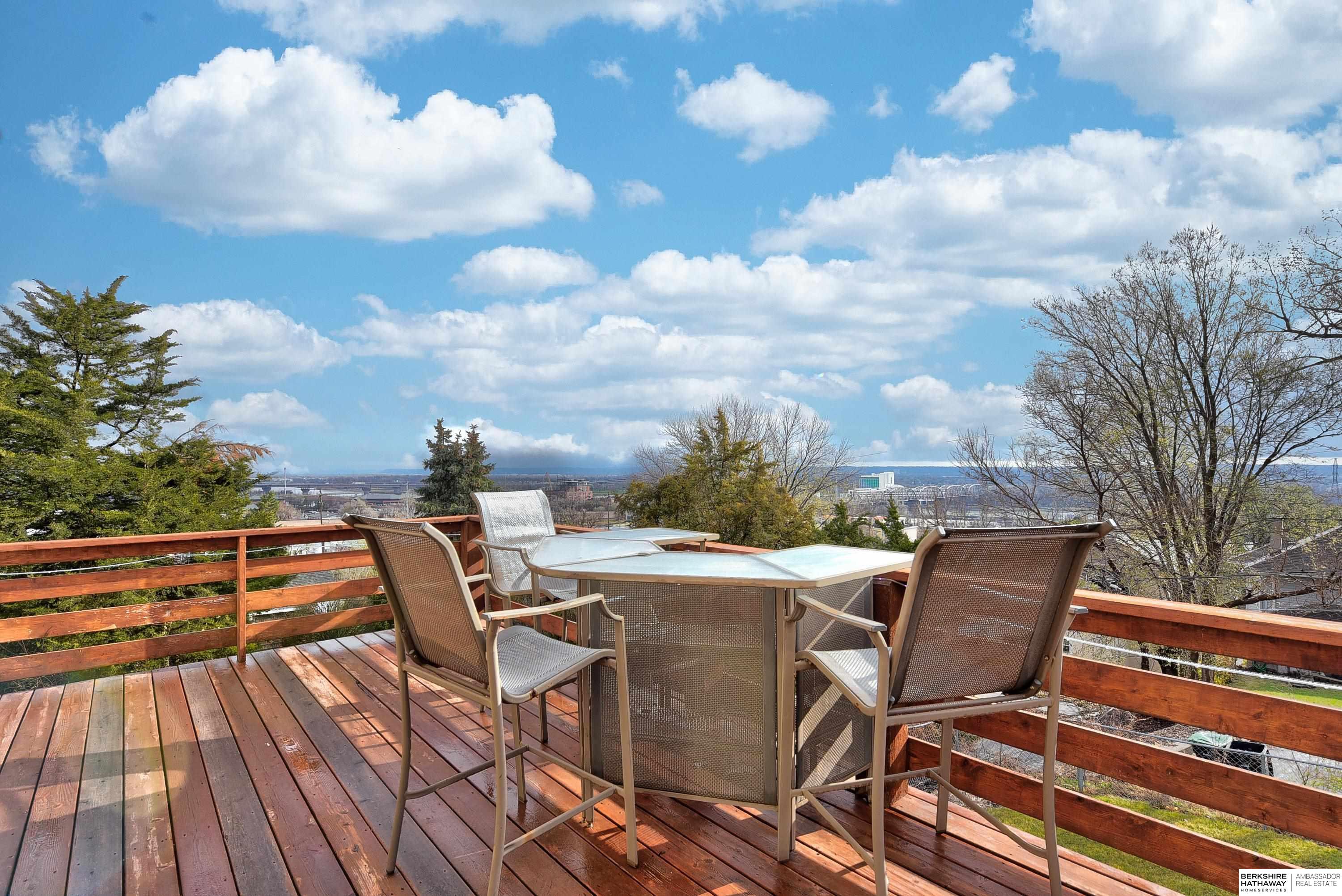 Omaha, Nebraska 68108, United States, 3 Bedrooms Bedrooms, ,1 BathroomBathrooms,Residential,Pending,102410