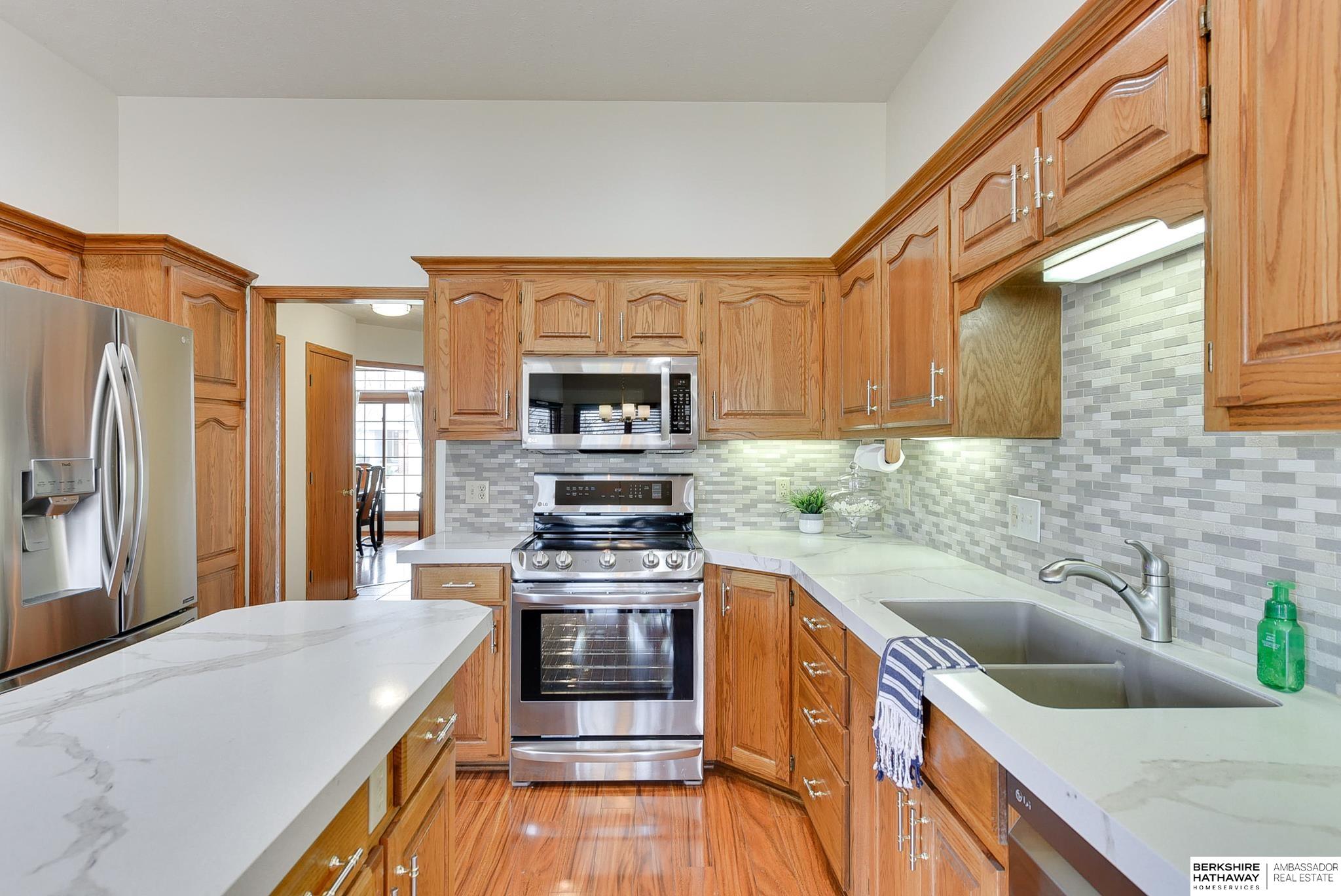 Omaha, Nebraska 68135, United States, 4 Bedrooms Bedrooms, ,4 BathroomsBathrooms,Residential,Pending,108306