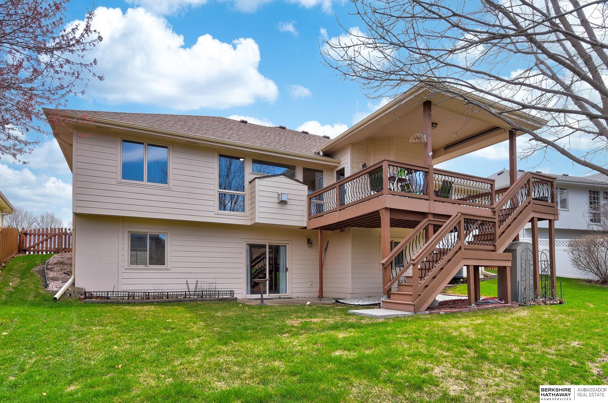 Omaha, Nebraska 68135, United States, 4 Bedrooms Bedrooms, ,4 BathroomsBathrooms,Residential,Pending,108306