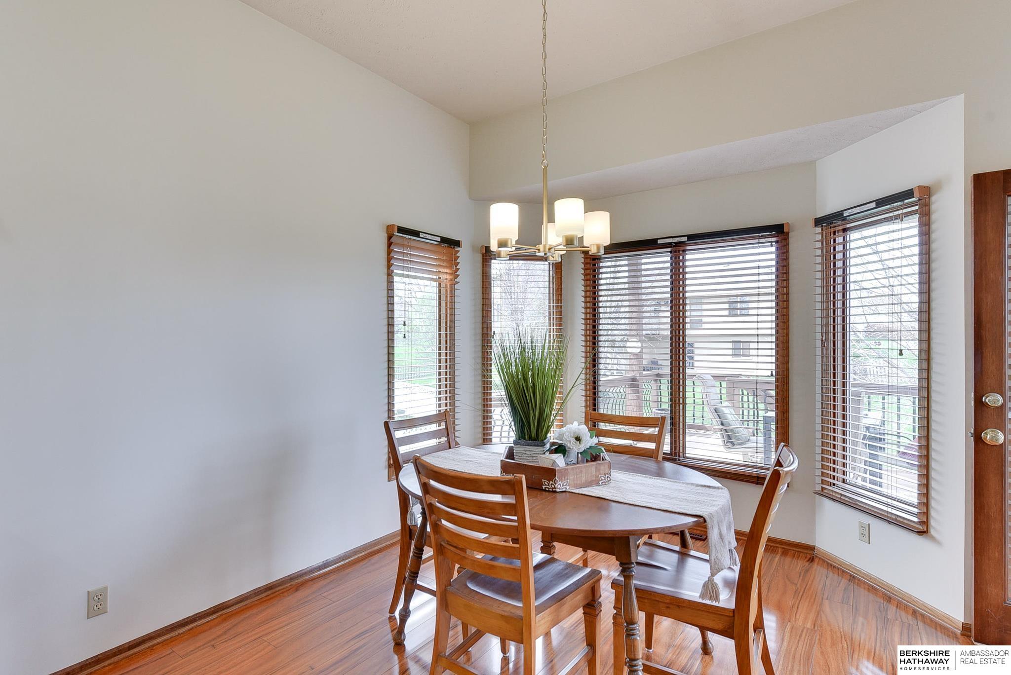 Omaha, Nebraska 68135, United States, 4 Bedrooms Bedrooms, ,4 BathroomsBathrooms,Residential,Pending,108306