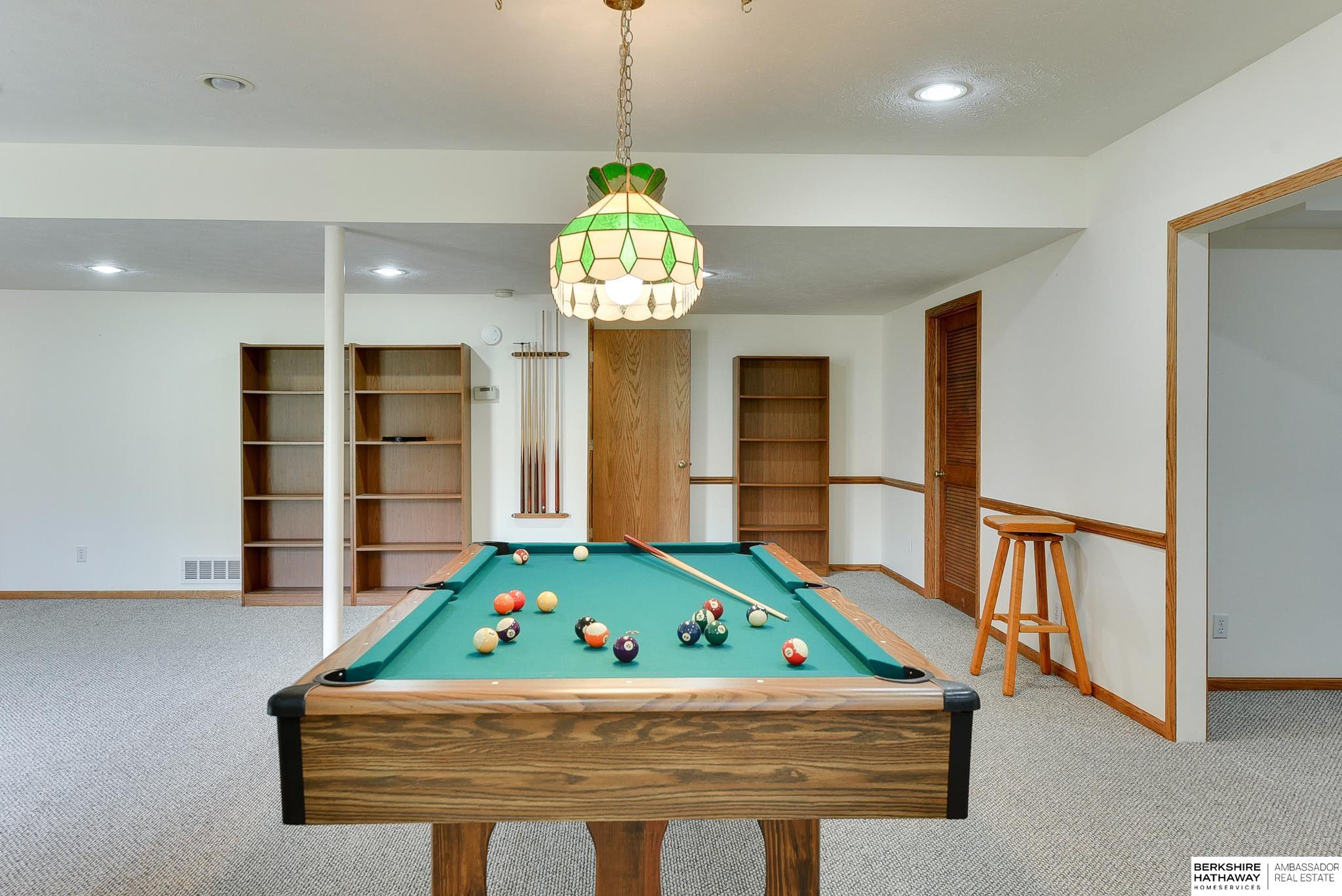 Omaha, Nebraska 68135, United States, 4 Bedrooms Bedrooms, ,4 BathroomsBathrooms,Residential,Pending,108306