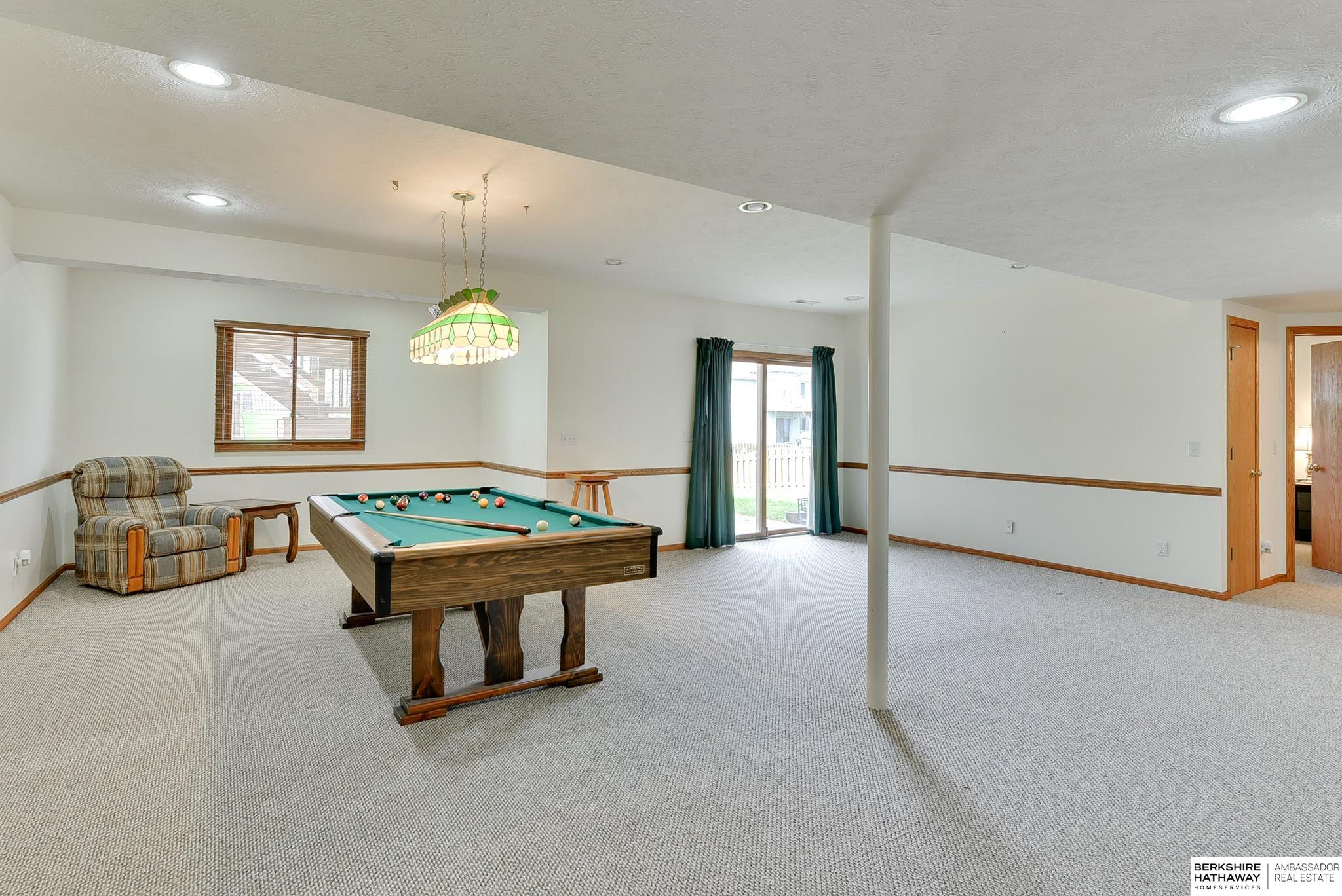 Omaha, Nebraska 68135, United States, 4 Bedrooms Bedrooms, ,4 BathroomsBathrooms,Residential,Pending,108306