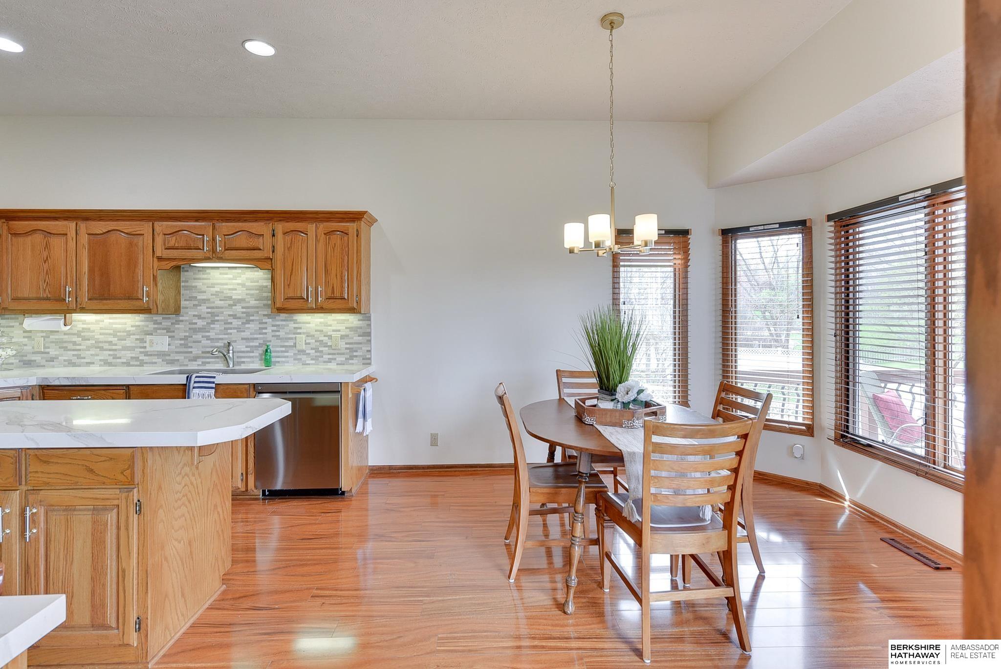 Omaha, Nebraska 68135, United States, 4 Bedrooms Bedrooms, ,4 BathroomsBathrooms,Residential,Pending,108306