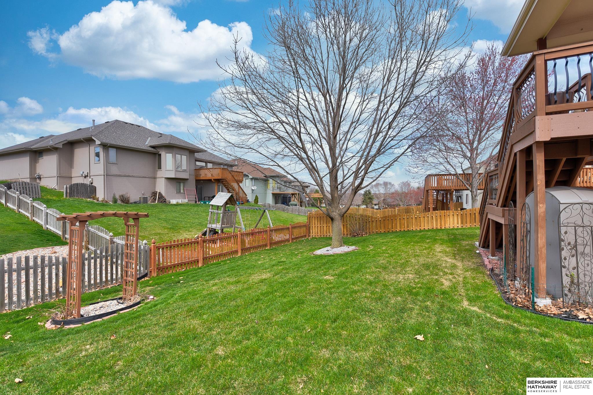 Omaha, Nebraska 68135, United States, 4 Bedrooms Bedrooms, ,4 BathroomsBathrooms,Residential,Pending,108306