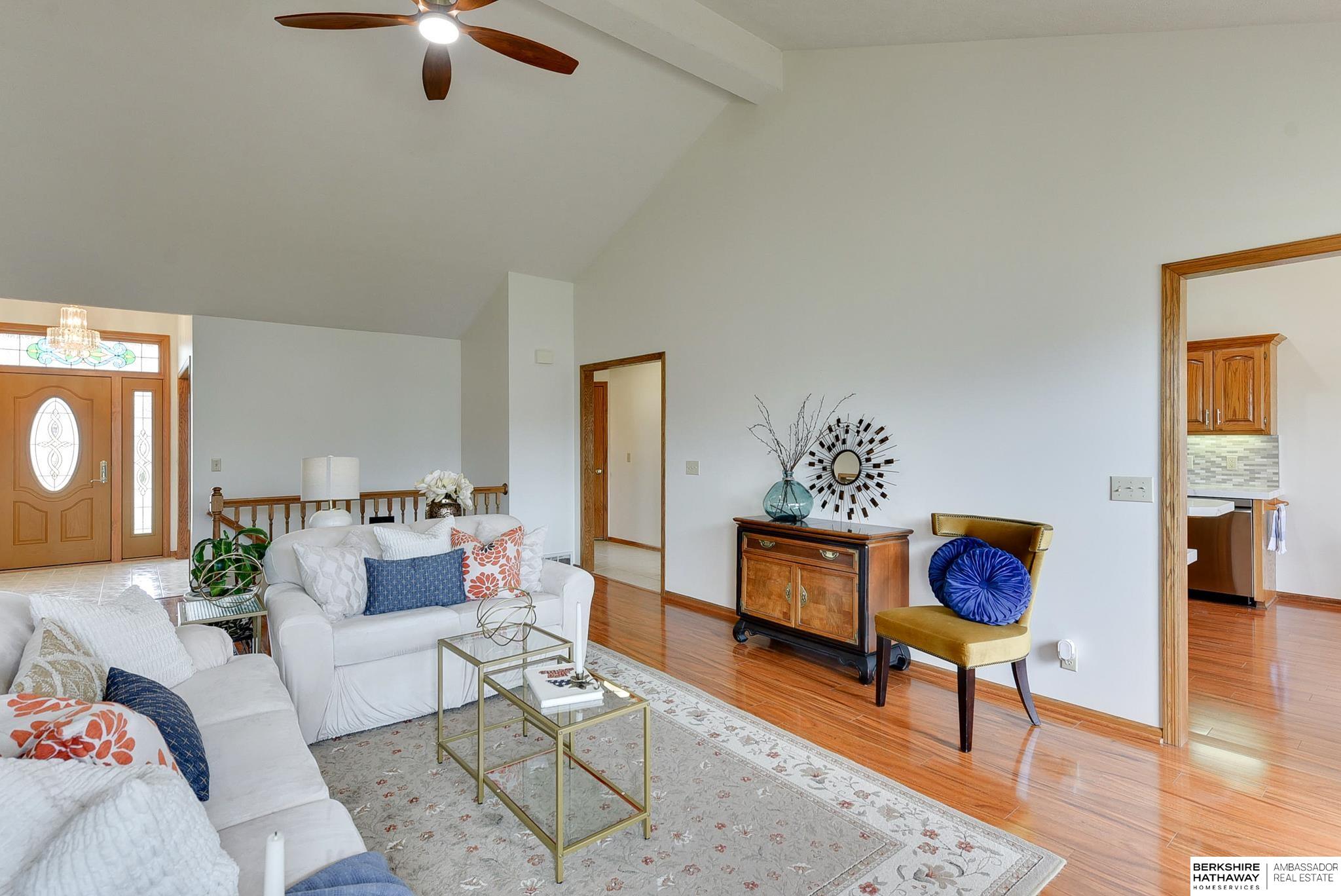 Omaha, Nebraska 68135, United States, 4 Bedrooms Bedrooms, ,4 BathroomsBathrooms,Residential,Pending,108306