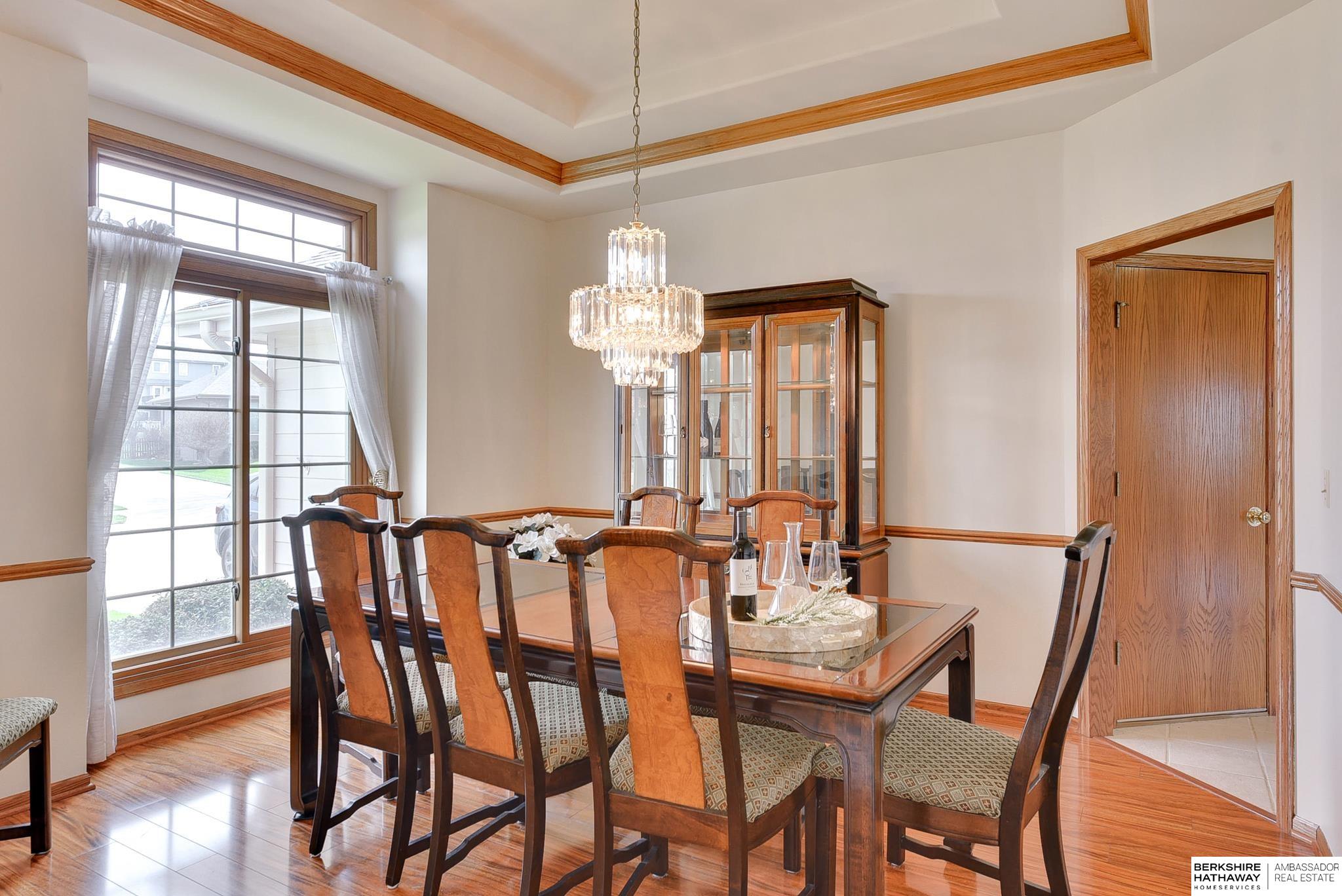 Omaha, Nebraska 68135, United States, 4 Bedrooms Bedrooms, ,4 BathroomsBathrooms,Residential,Pending,108306