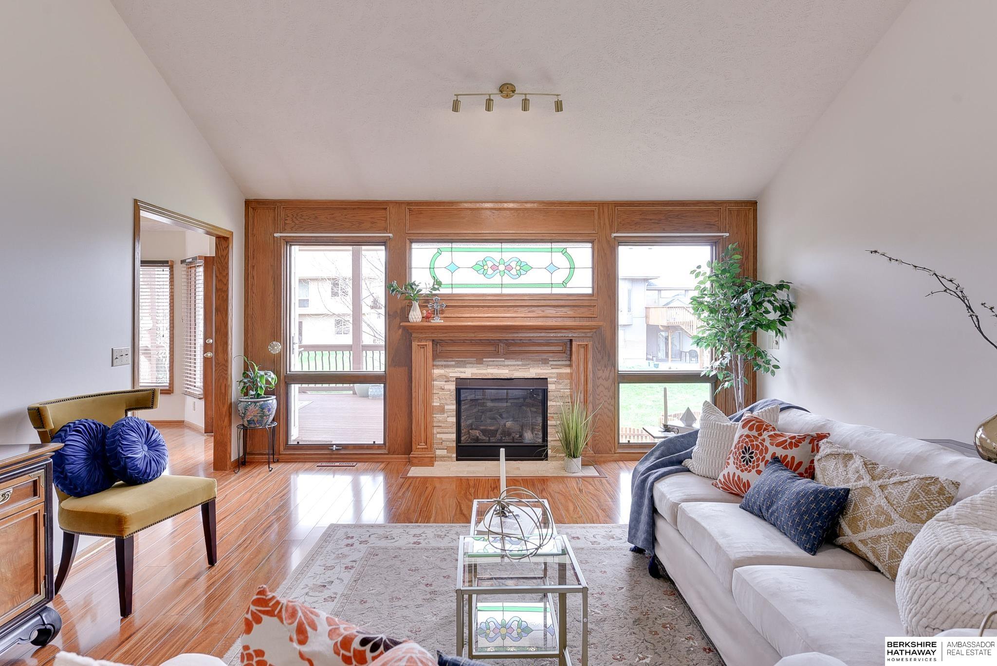 Omaha, Nebraska 68135, United States, 4 Bedrooms Bedrooms, ,4 BathroomsBathrooms,Residential,Pending,108306