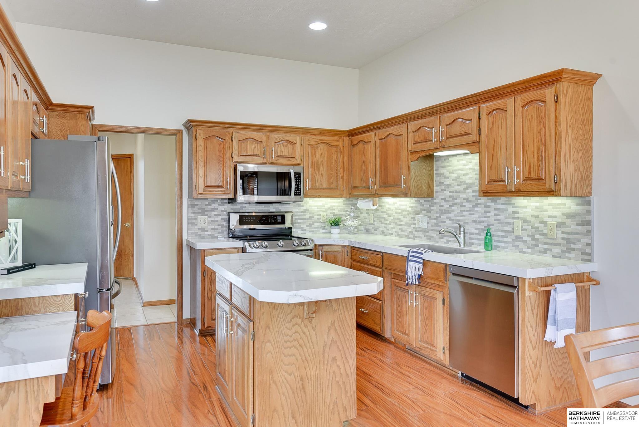 Omaha, Nebraska 68135, United States, 4 Bedrooms Bedrooms, ,4 BathroomsBathrooms,Residential,Pending,108306