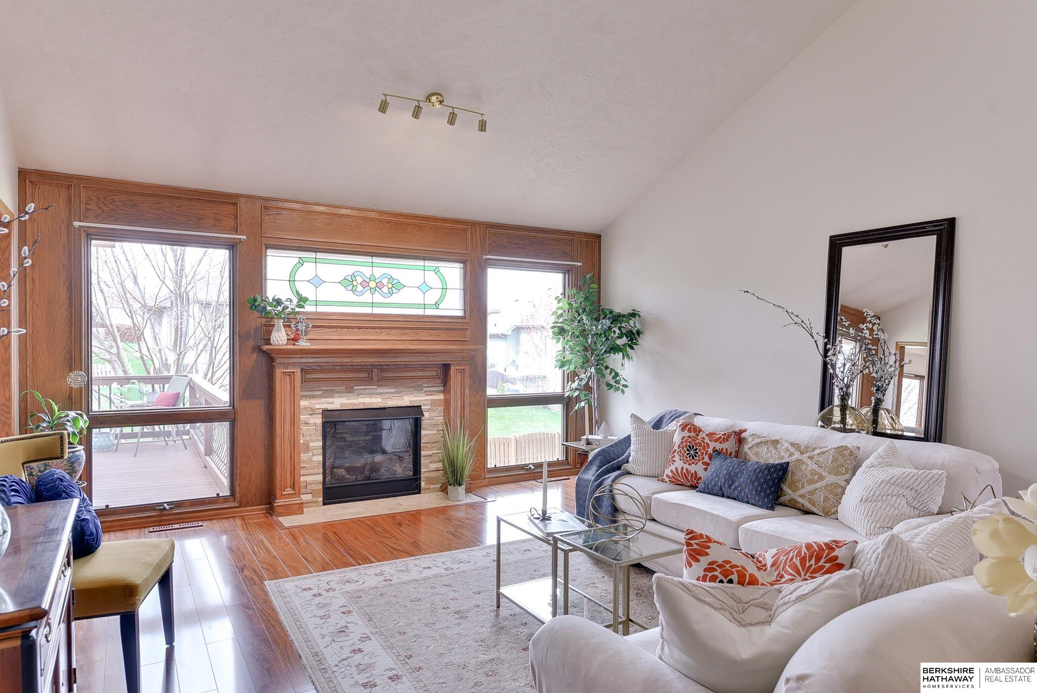 Omaha, Nebraska 68135, United States, 4 Bedrooms Bedrooms, ,4 BathroomsBathrooms,Residential,Pending,108306